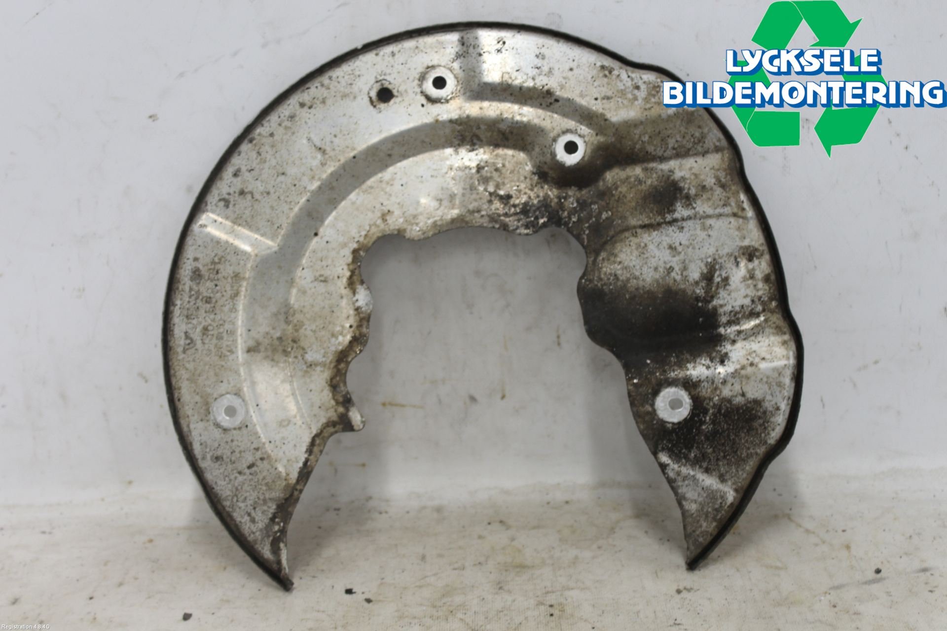 Volvo V90 17->> Bromssköld Fram