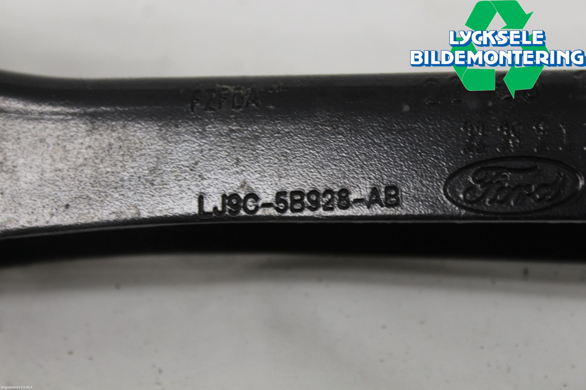 Ford MUSTANG Mach-E 21- Bärarm Bak Vänster