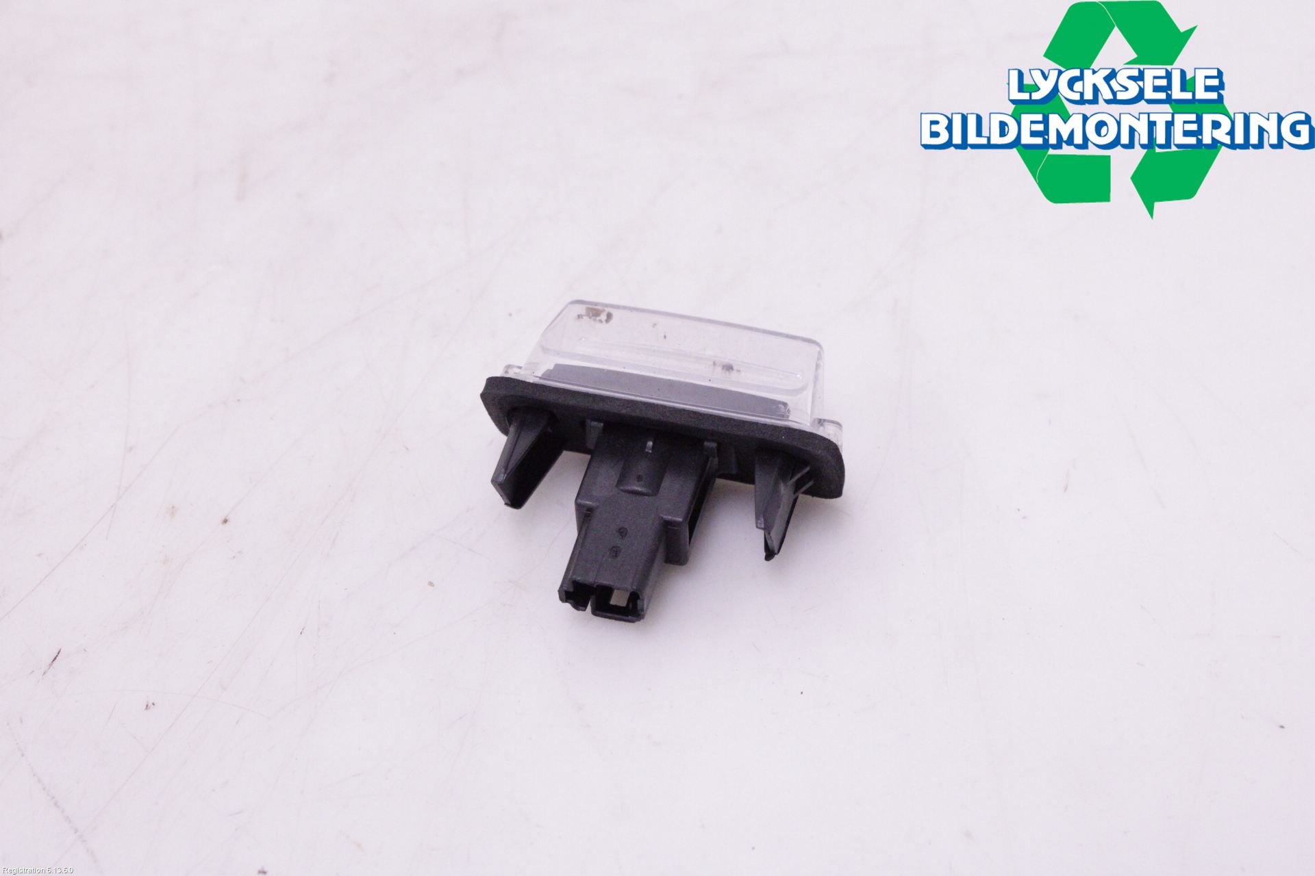 Toyota YARIS XP130 15-20 Skylt Belysning