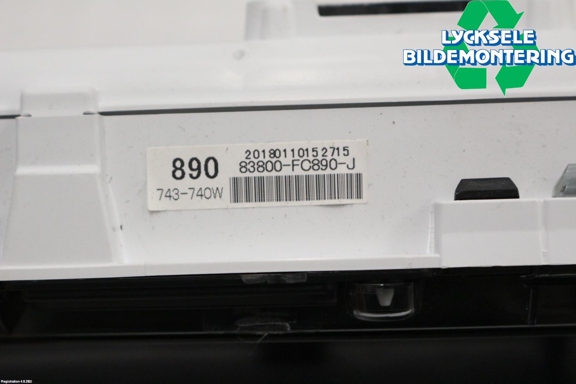 Toyota HILUX 16- Instrument Komb