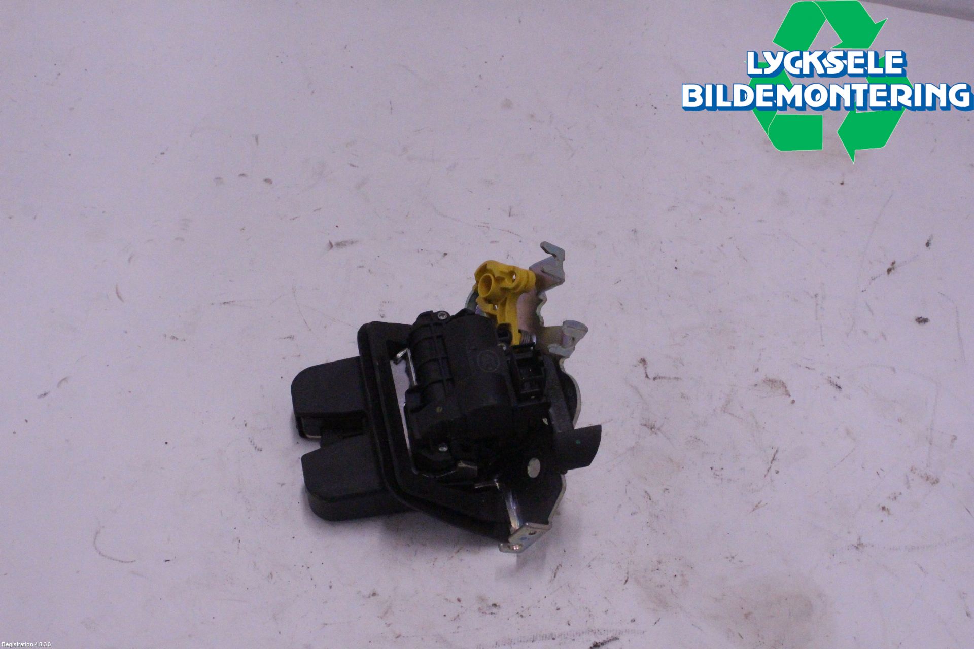 Audi A4/S4 B9 16-19 Låskista Baklucka