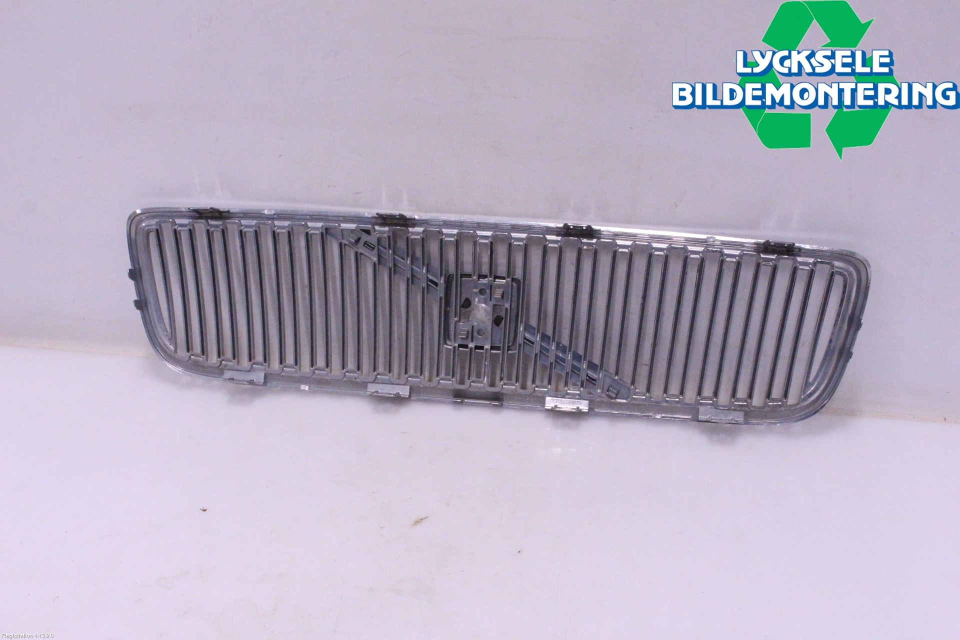 Volvo V70 05-08 Grill Komp
