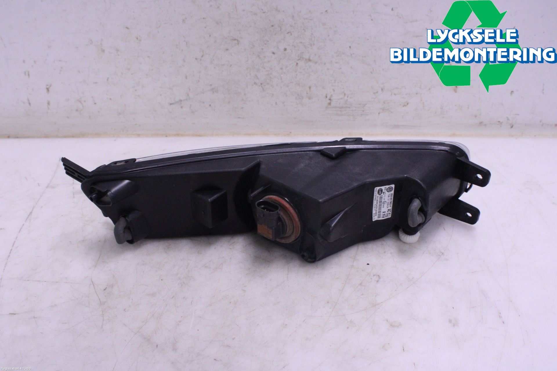 Volkswagen VW PASSAT 15-19 Dimljus-Varselljus Fram