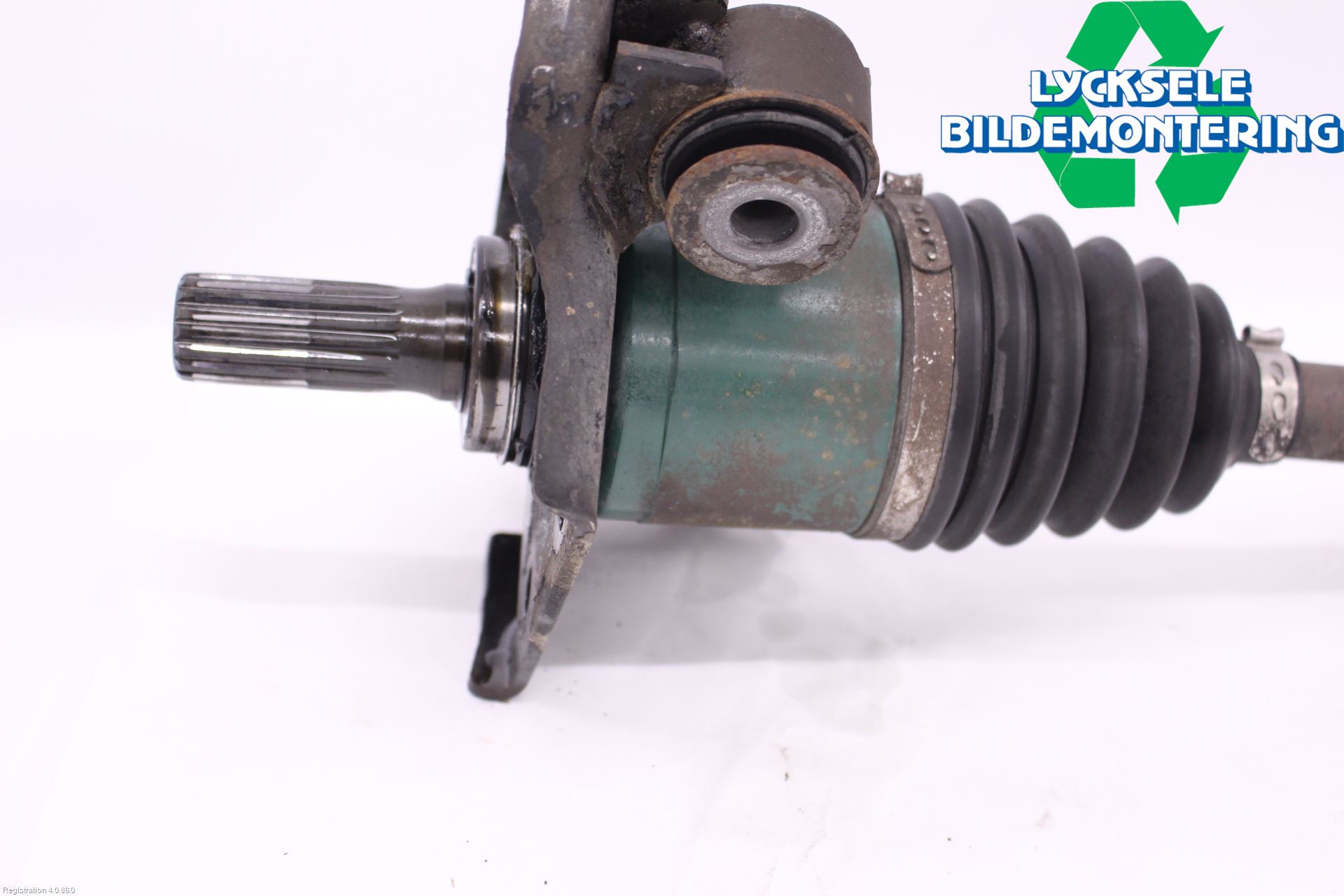 Isuzu D-MAX Drivaxel Fram Höger