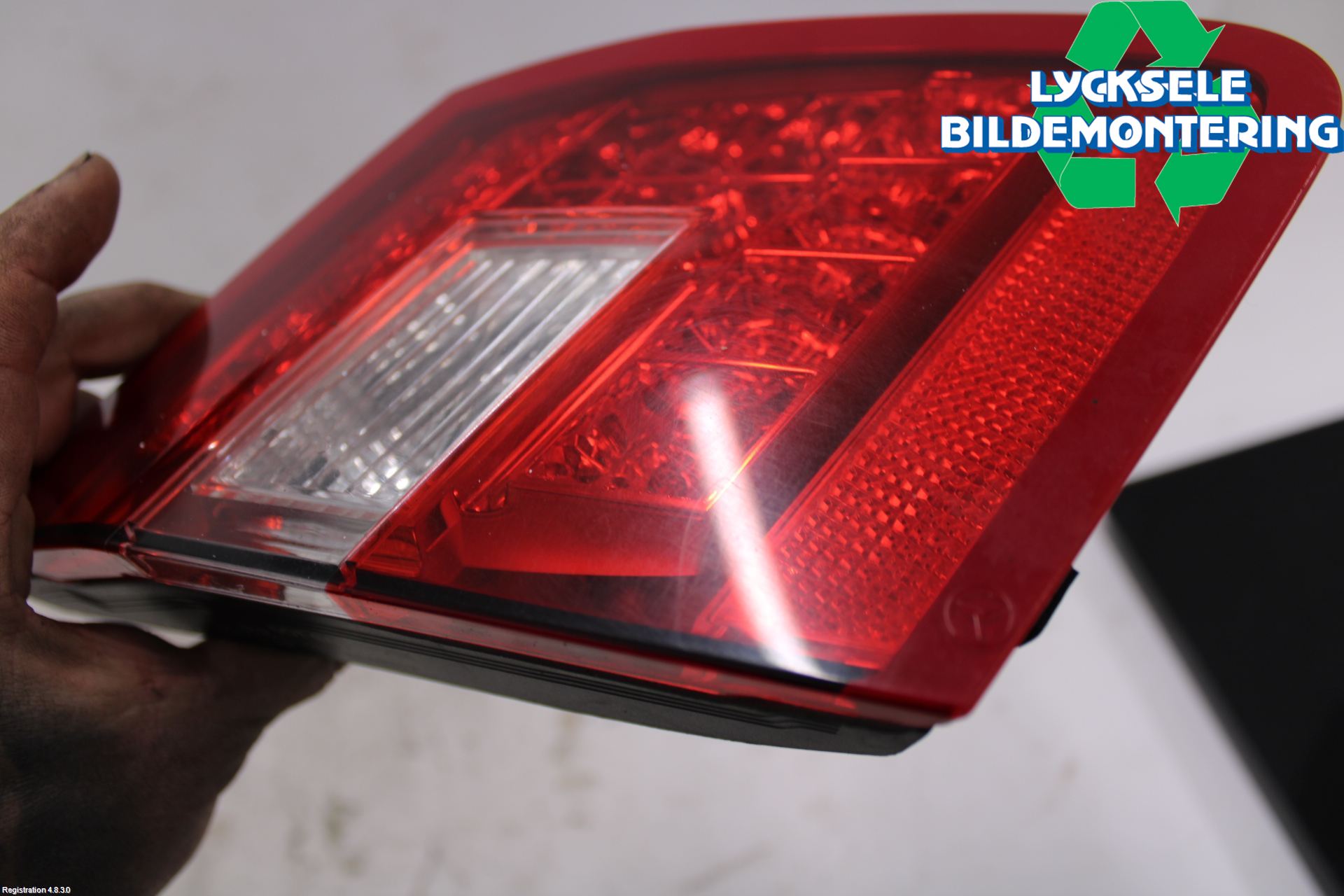 Mercedes-Benz MB E-KLASS (W212) 09-16 Bakljus Lucka Vä