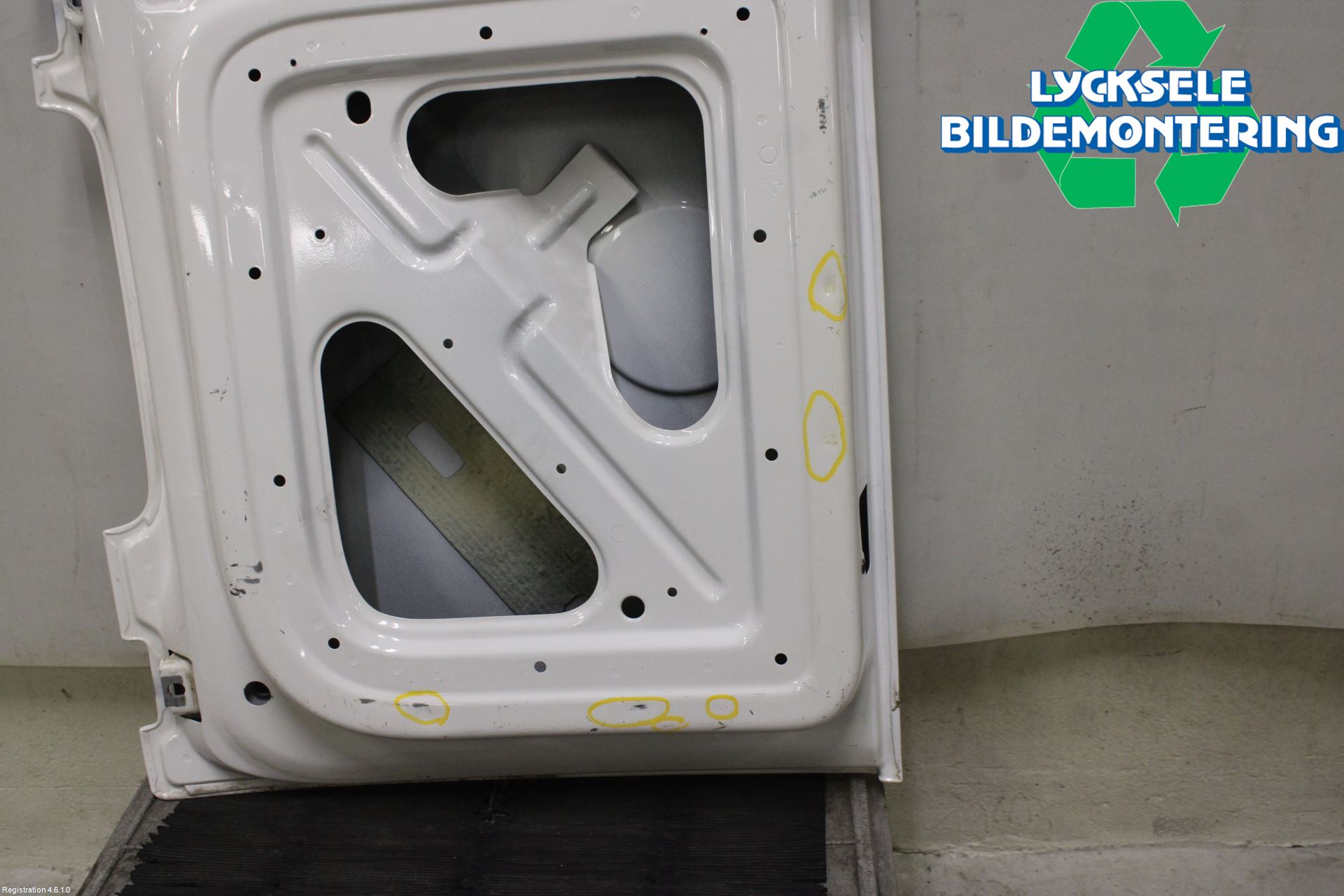 Volkswagen VW CADDY 16-20 Dörr Bak Van-Skåp Höger