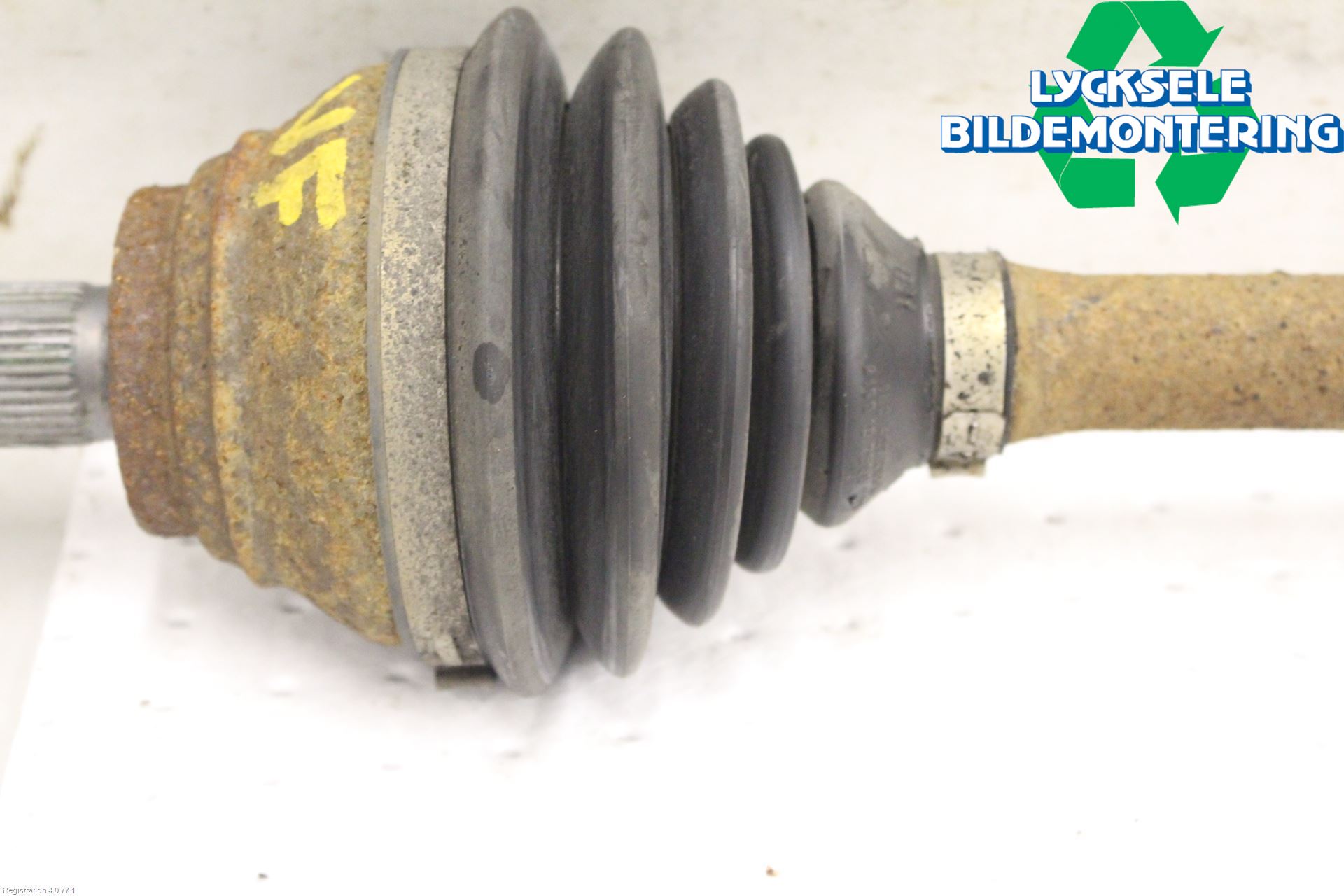 Audi Q3 8U 12-18 Drivaxel Fram Vänster