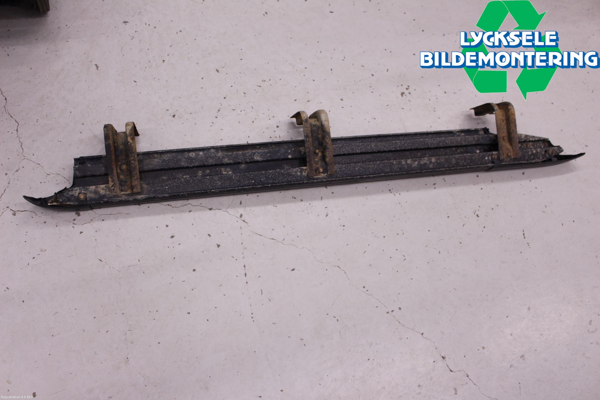 Nissan PATROL Fotsteg