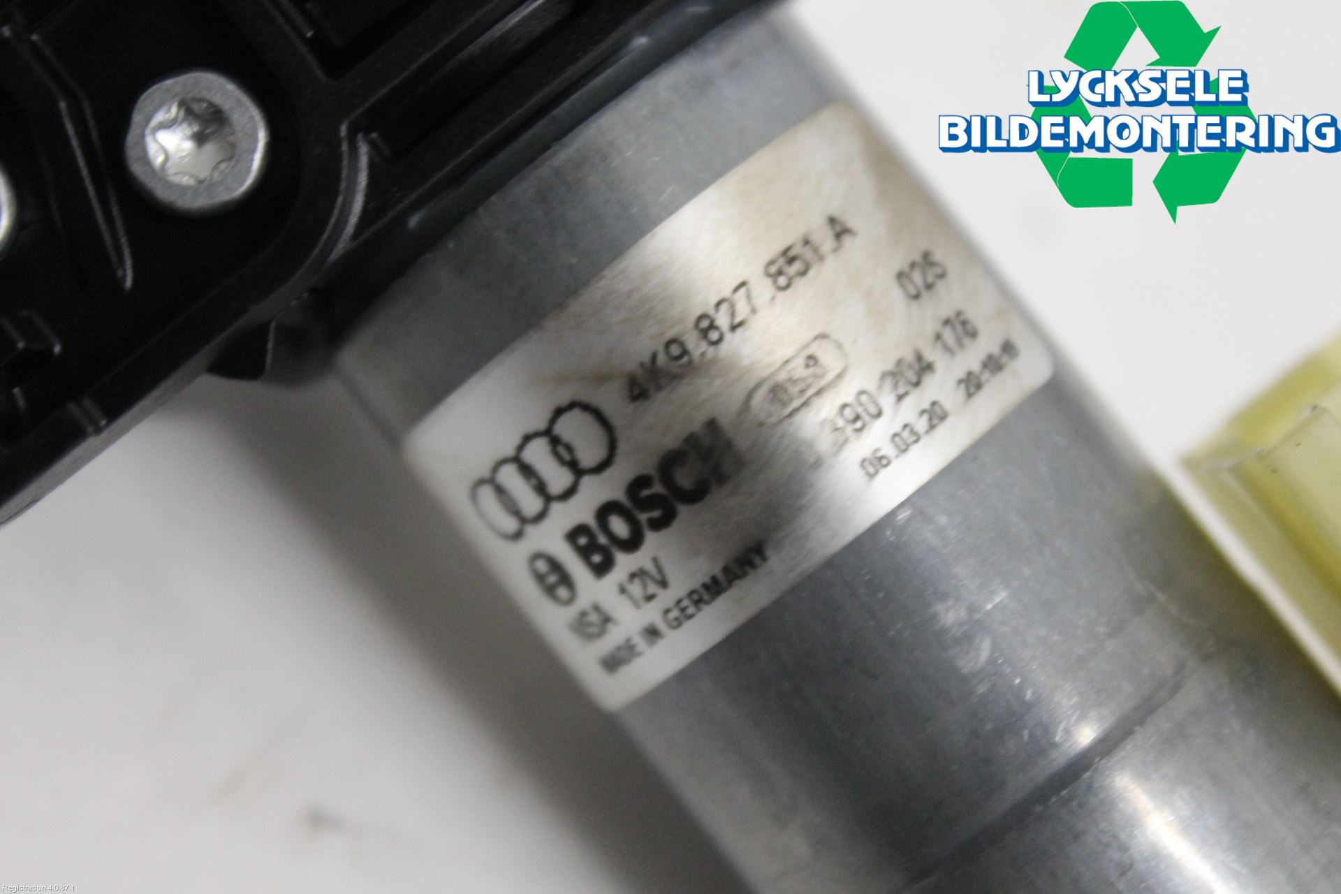 Audi A6 F2/C8 19- Bakluckegångjärn Hö