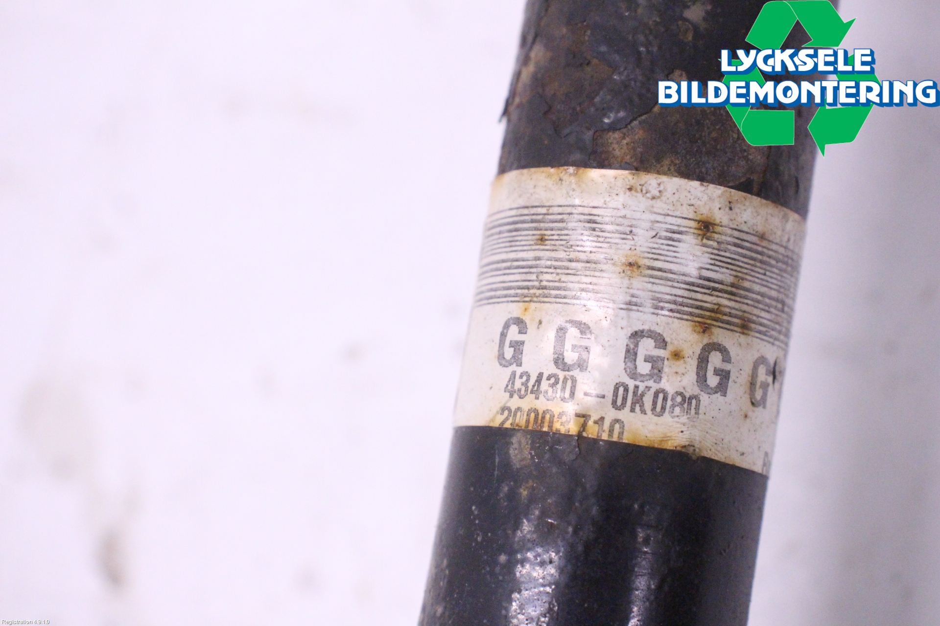 Toyota HILUX 16- Drivaxel Fram Vänster