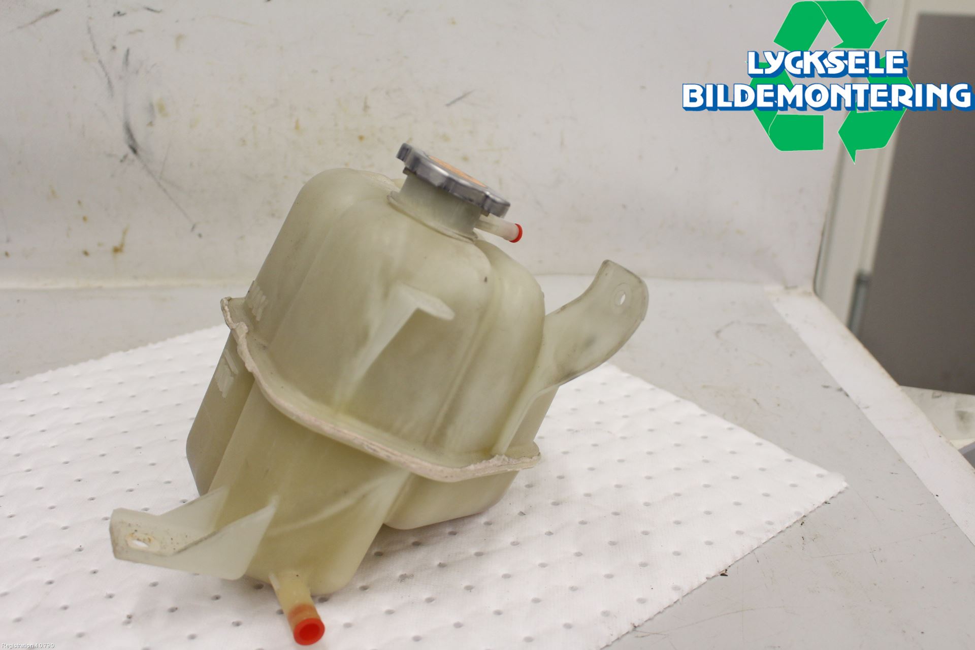 Nissan NAVARA 05-16 Expansionstank