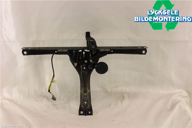 Subaru IMPREZA IV 13-17 Front Huvlåsplåt-Balk