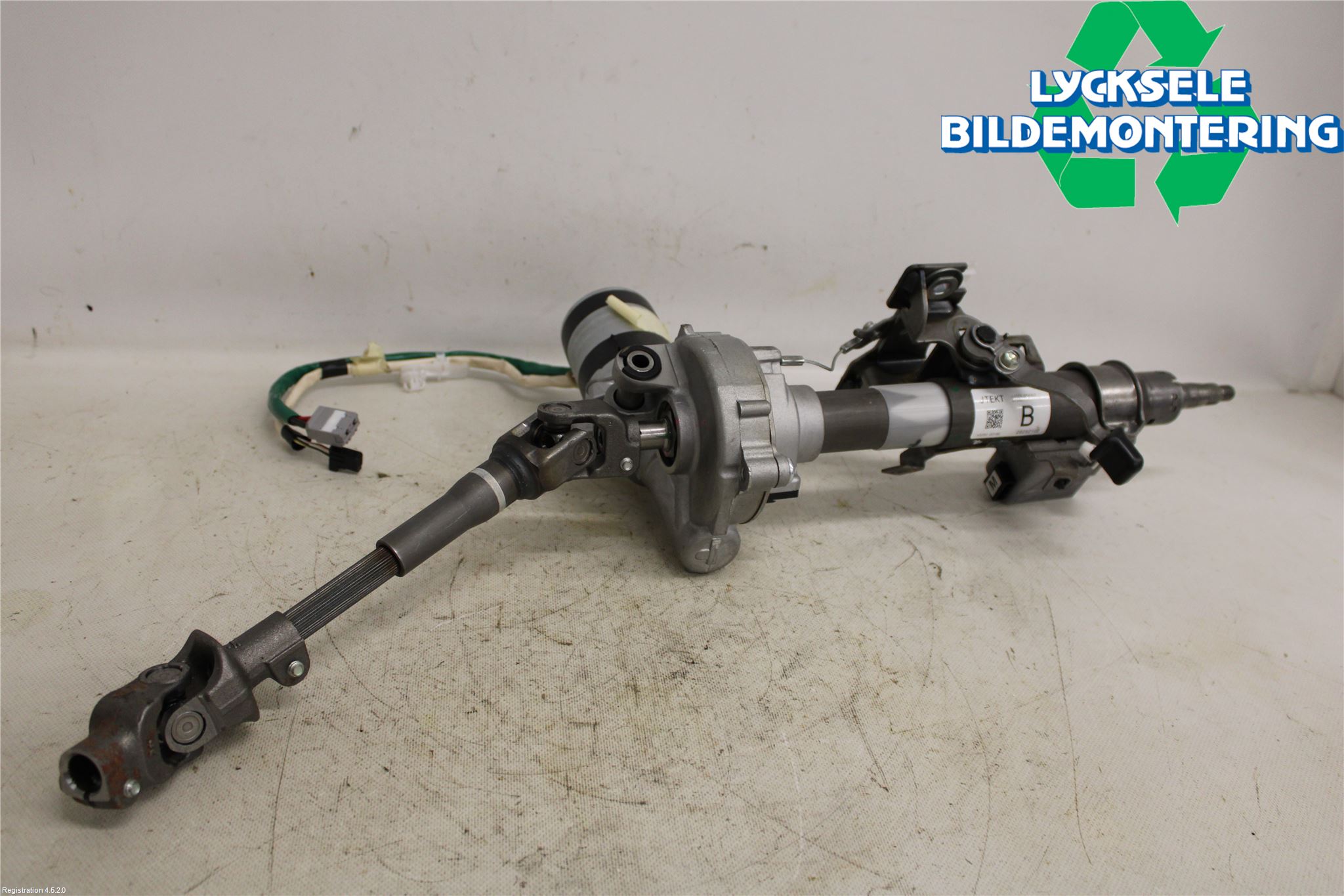 Toyota YARIS XP130 12-14 Rattaxelagg Med Inb Servo