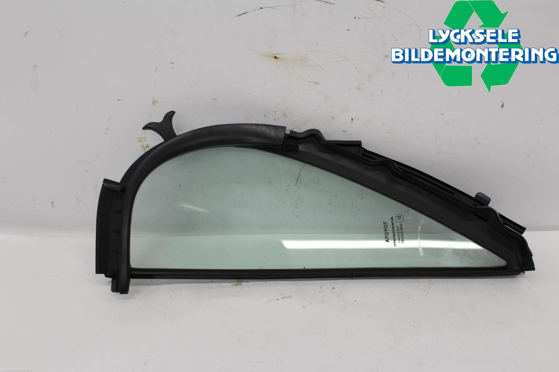 Toyota HILUX 16- Dörruta Bak Lilla Hö