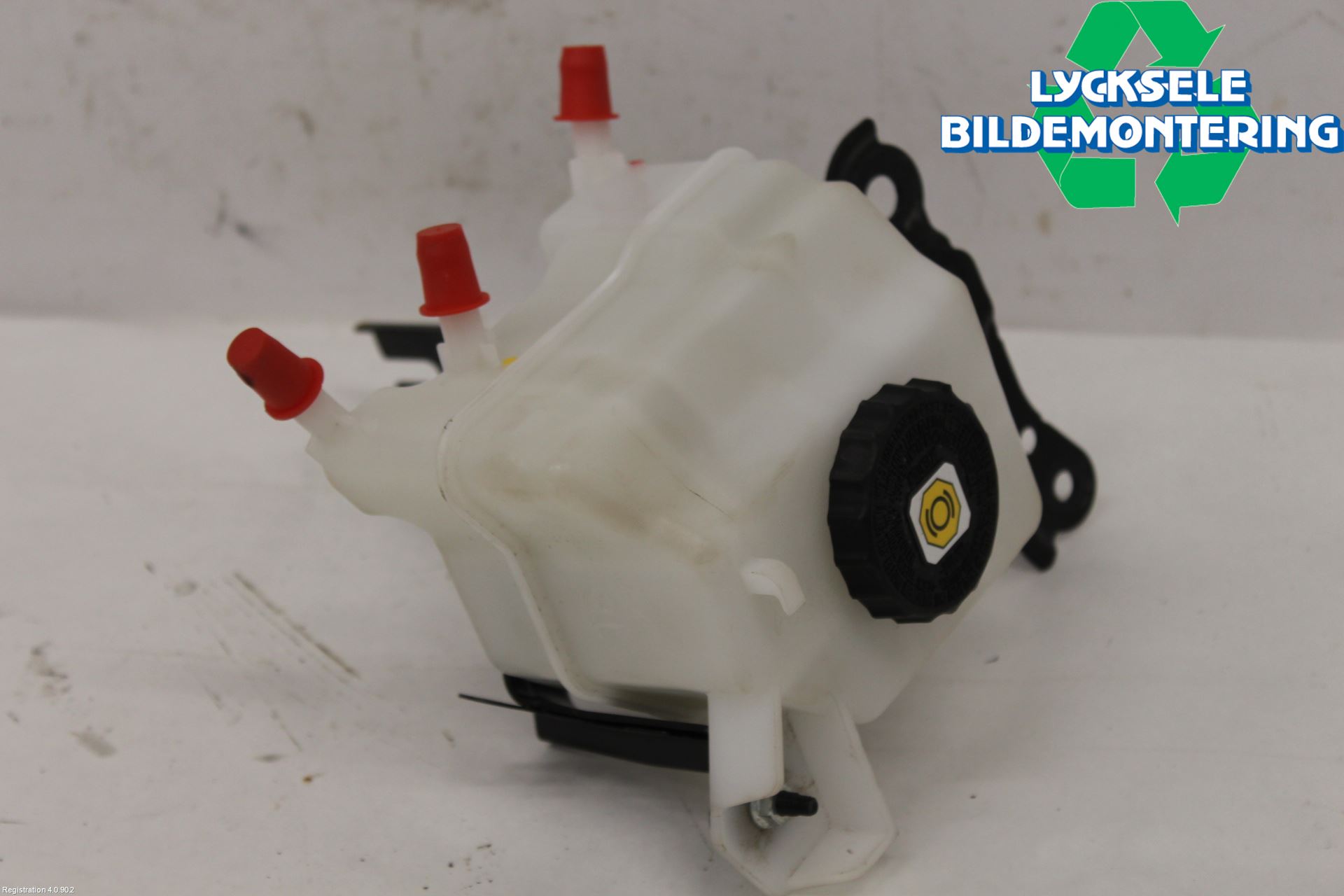 Toyota RAV4 19- Bromsvätskebehållare