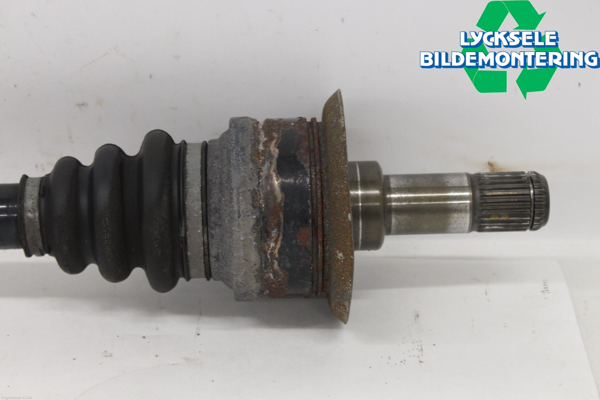 BMW 5 F10/F11/F18 09-17 Drivaxel Bak Vänster