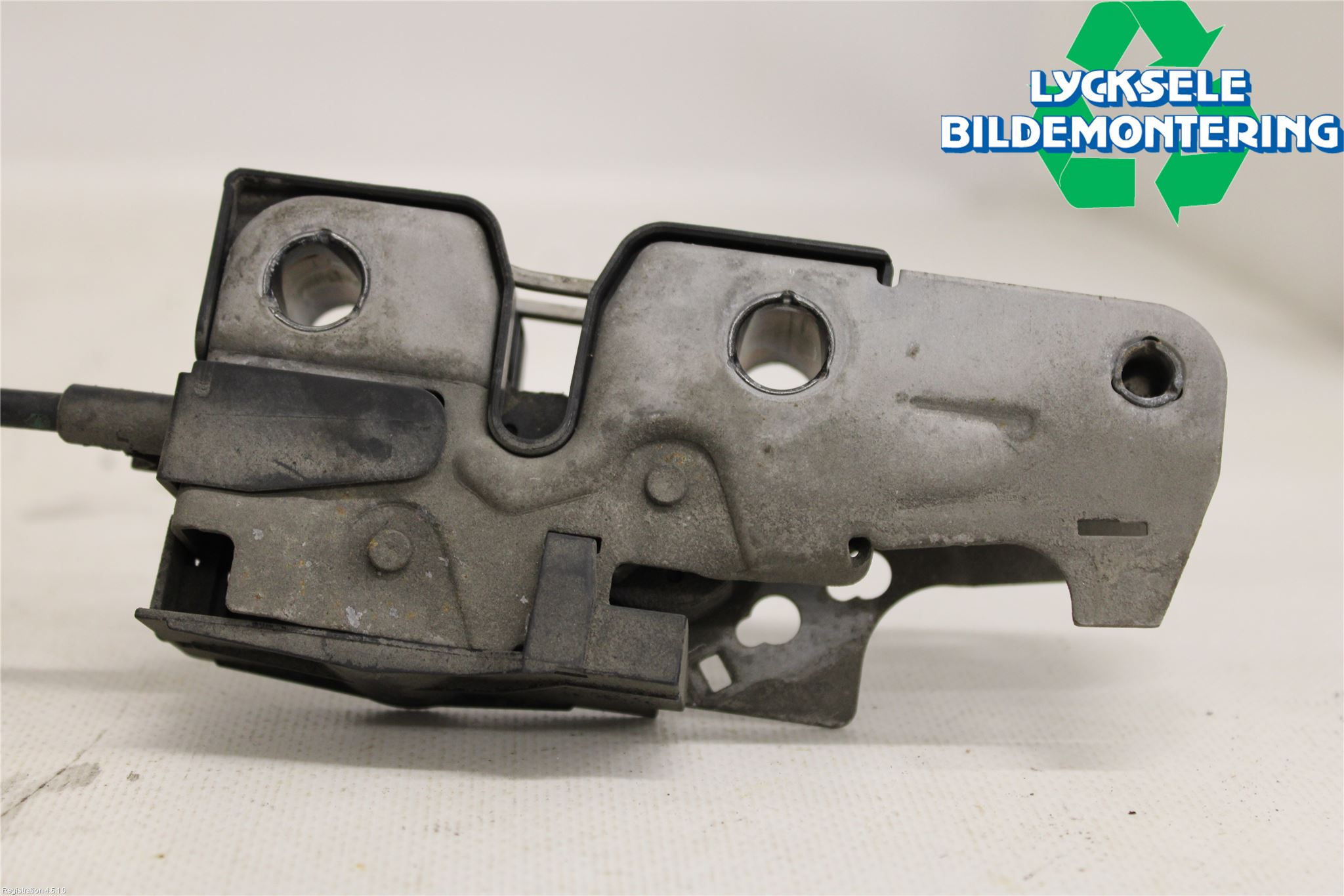 Volkswagen VW PASSAT 11-14 Huvlås