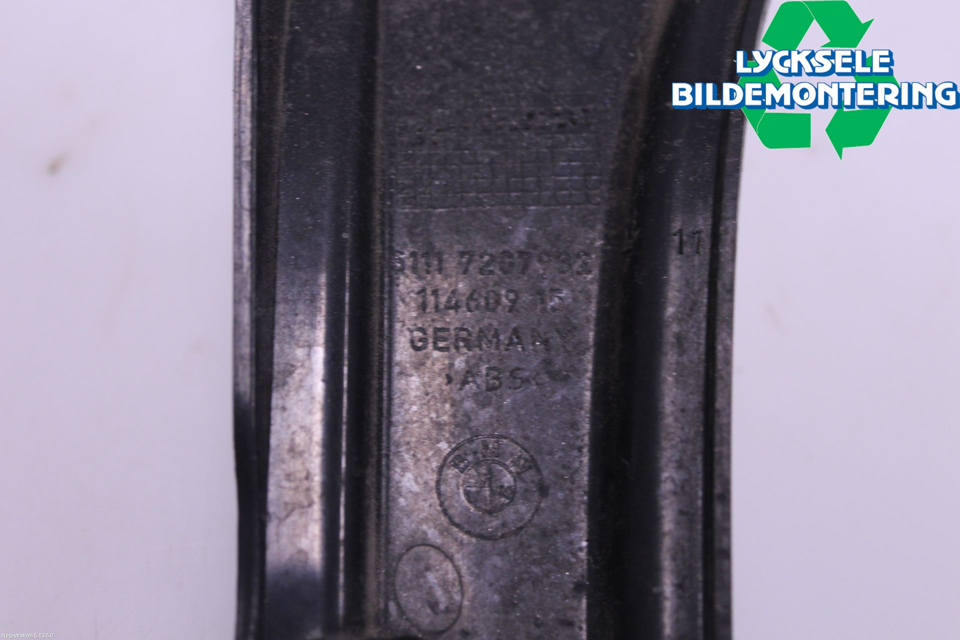 BMW 5 F10/F11/F18 09-17 Skärmfäste Fram Hö