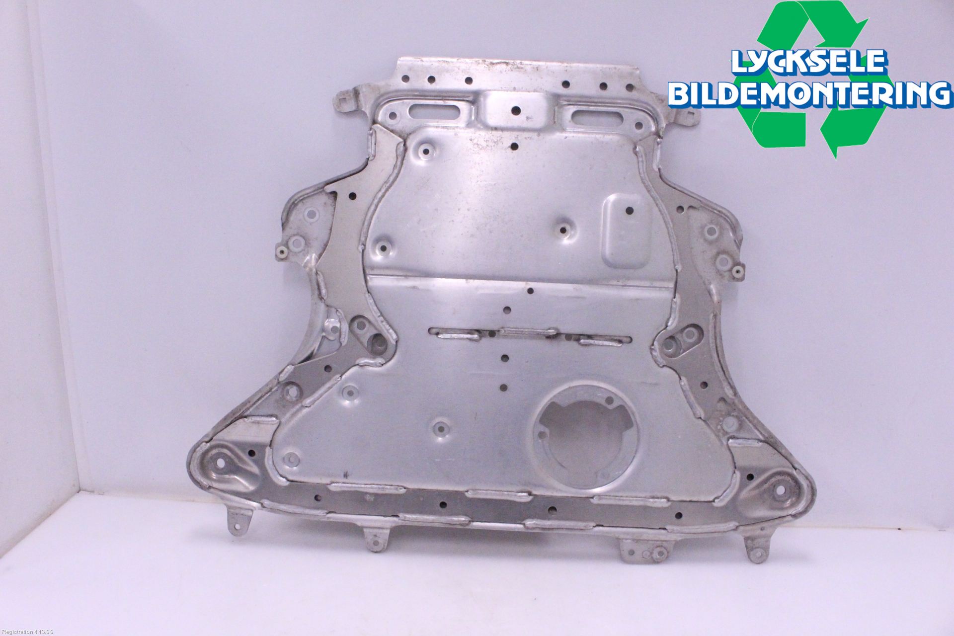 BMW 5 G30/G31/F90 17-23 Hasplåt Plåt-Plast