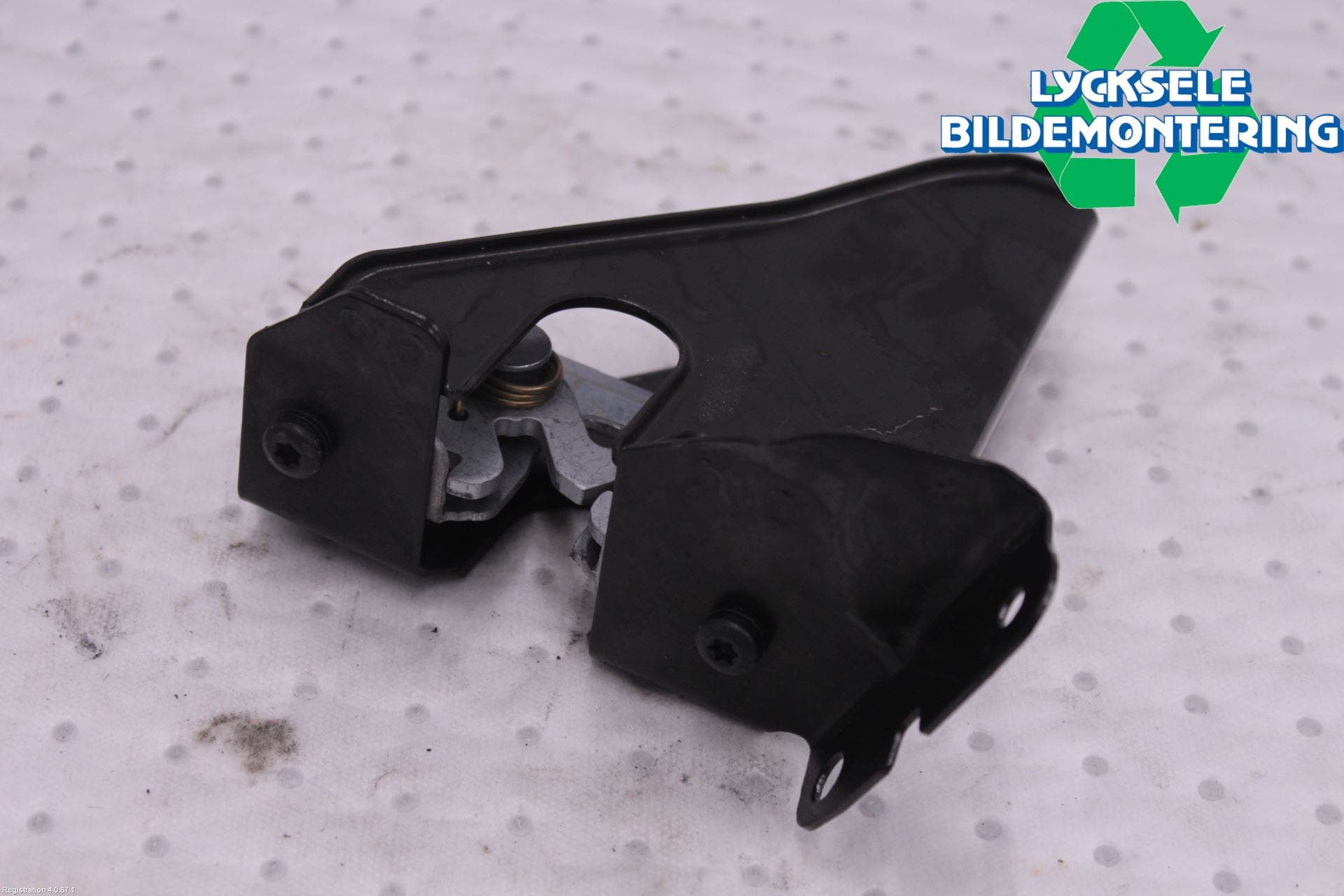 BMW X1 E84 10-15 Huvlås