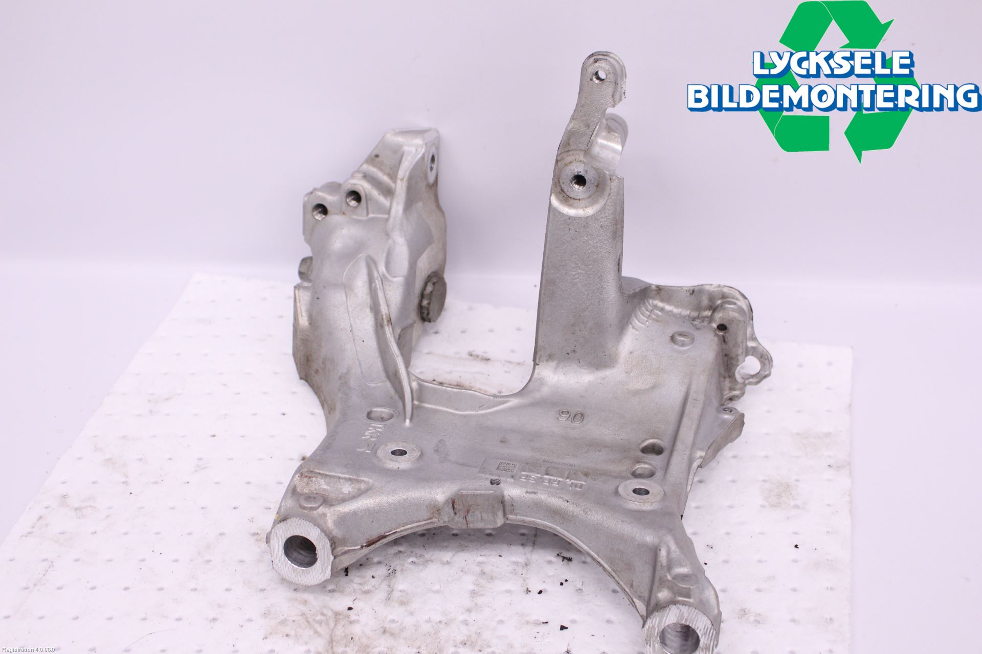 Audi A6 F2/C8 19- Framvagnsbalk