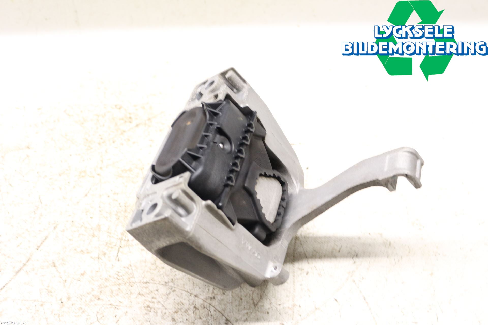 Volkswagen VW PASSAT 15-19 Motorfäste