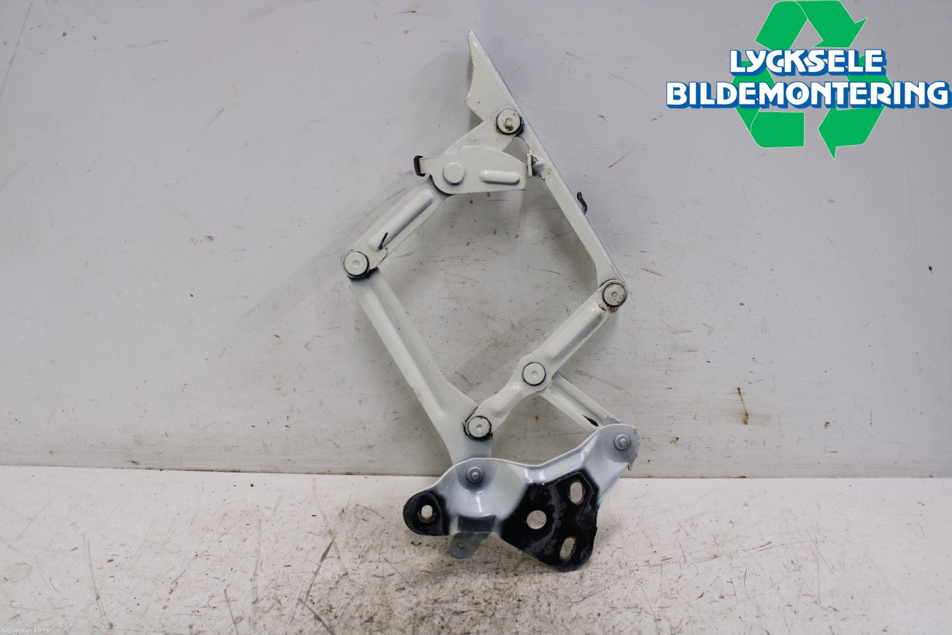 Volvo 740 88-92 Huvgångjärn