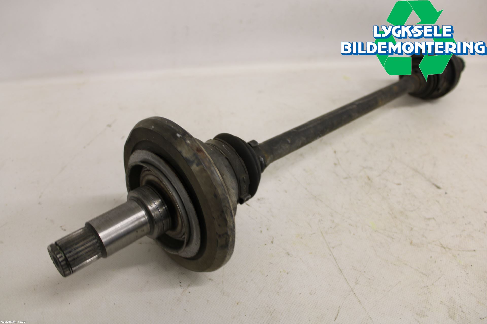 Mercedes-Benz MB C-KLASS (W205) 14-21 Drivaxel Bak Vänster