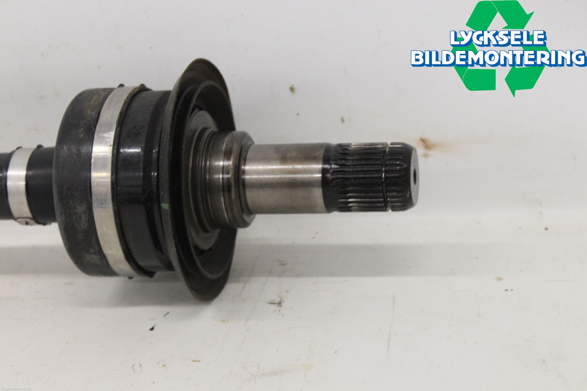 BMW X7 G07 19- Drivaxel Bak Vänster