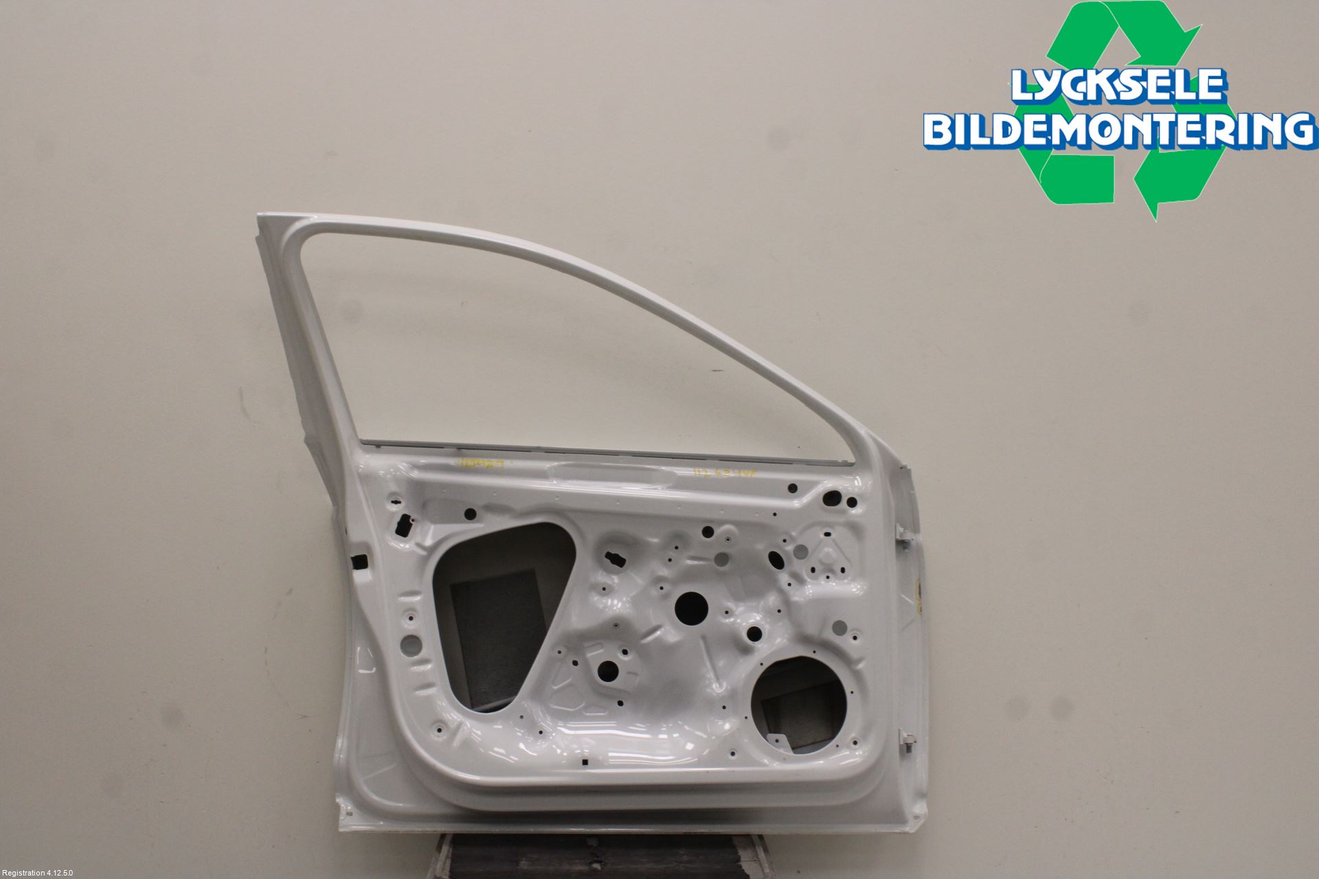 Volkswagen VW PASSAT 15-19 Dörr Fram Vänster