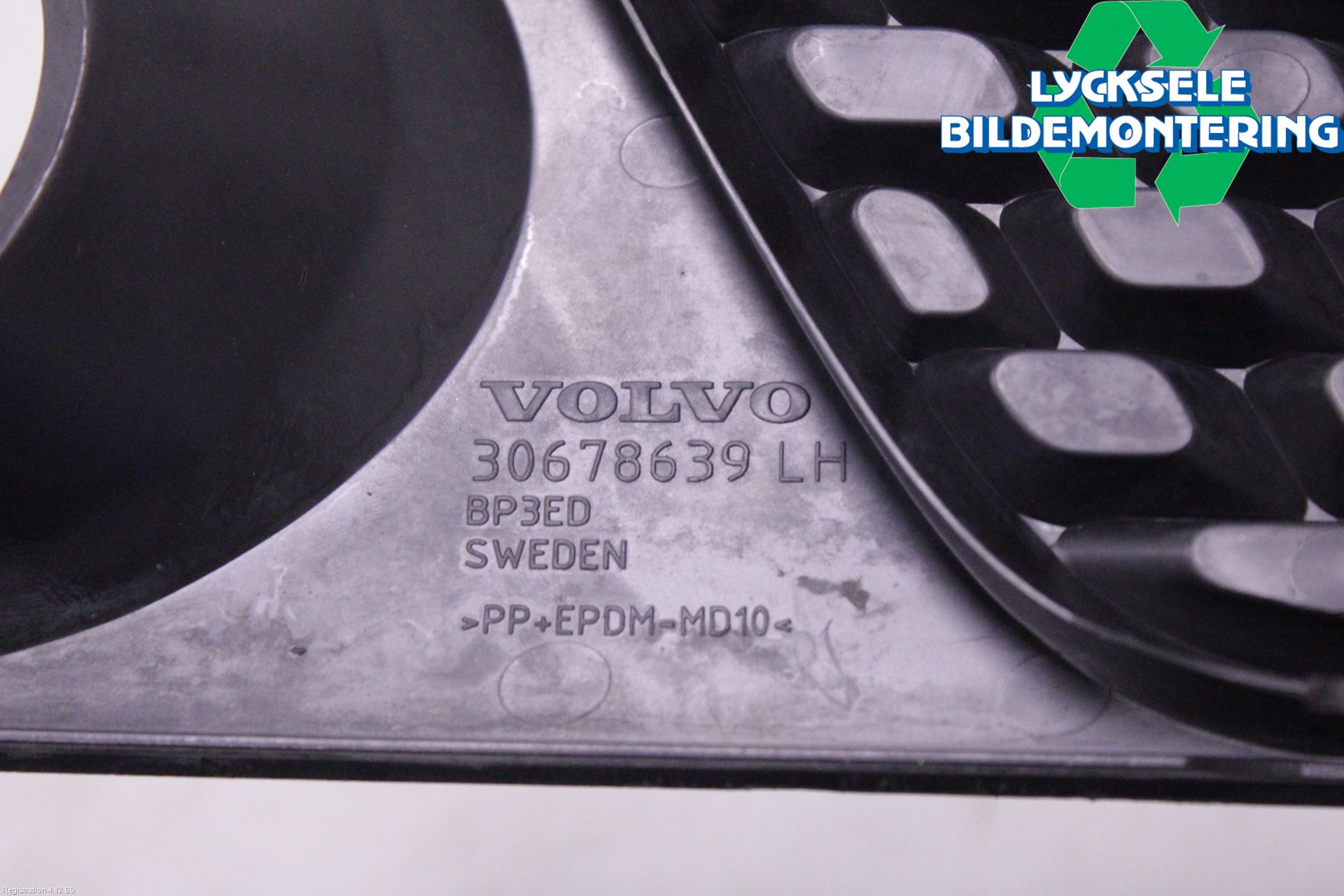 Volvo V70 08-13 Dimljussarg Fram