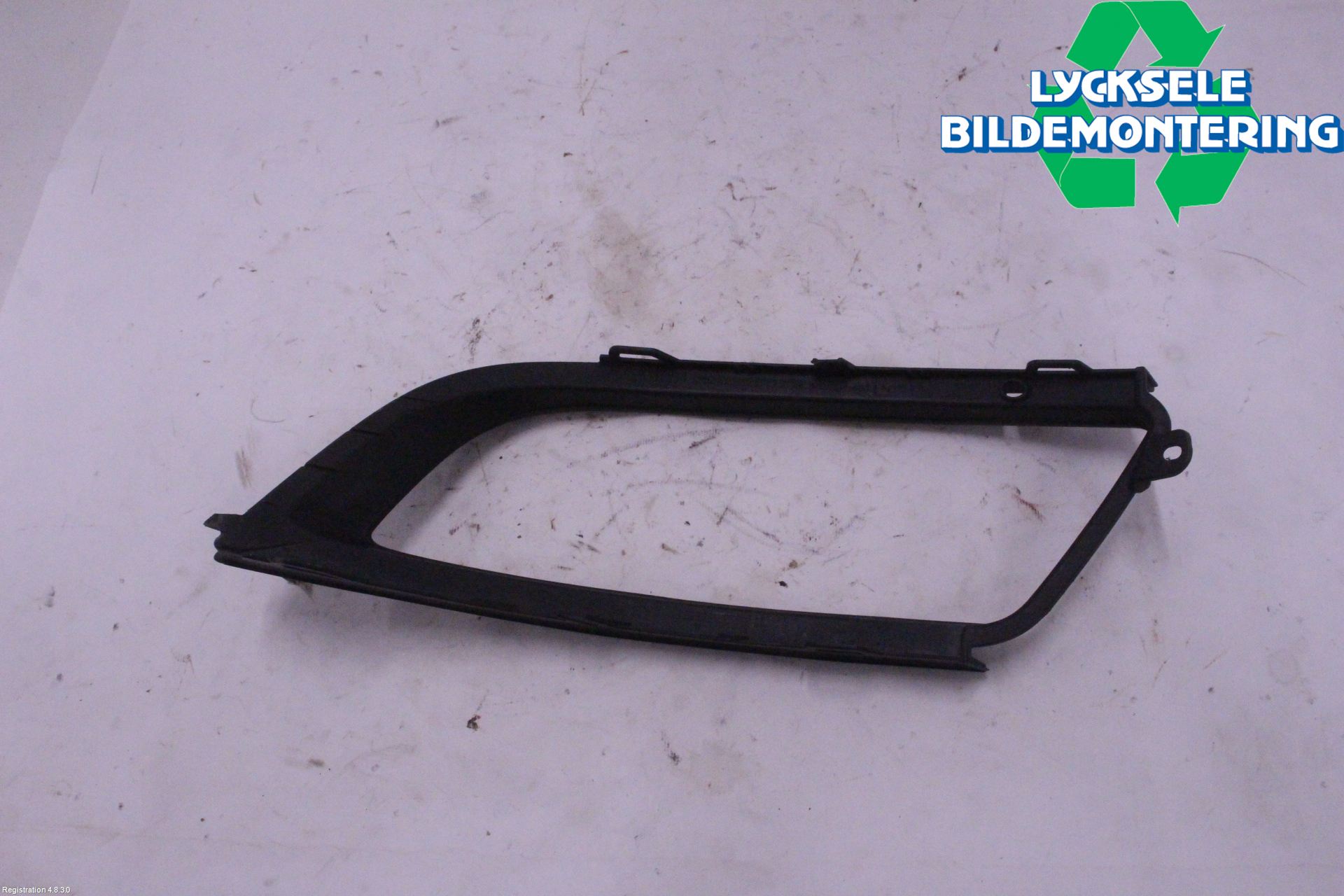 Skoda SUPERB 09-15 Dimljussarg Fram