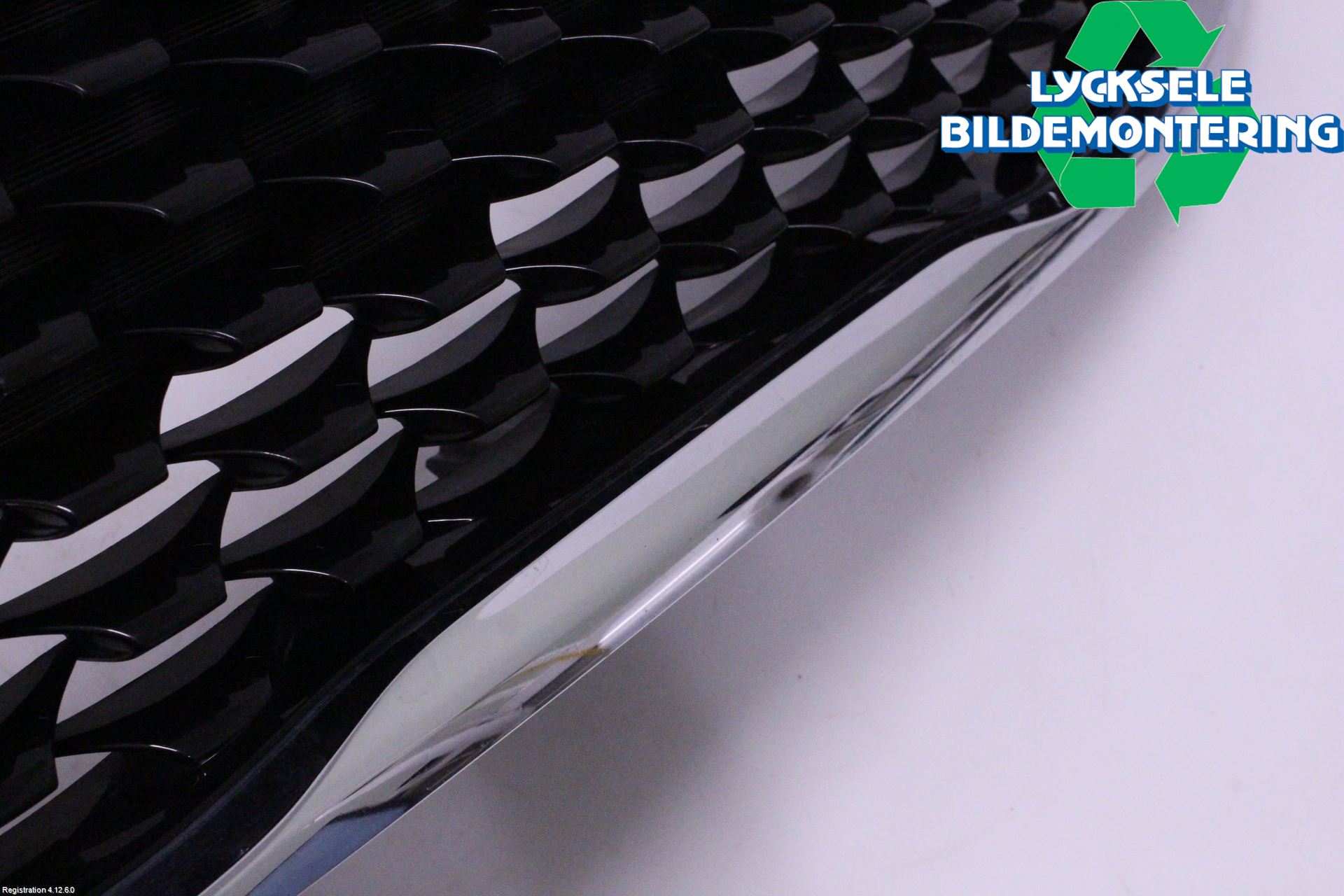 Kia VENGA 10-19 Grill Komp