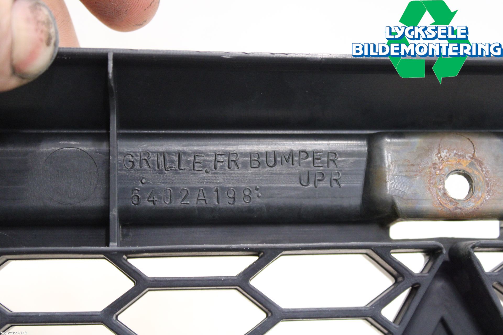 Mitsubishi OUTLANDER 07-12 Grill Komp