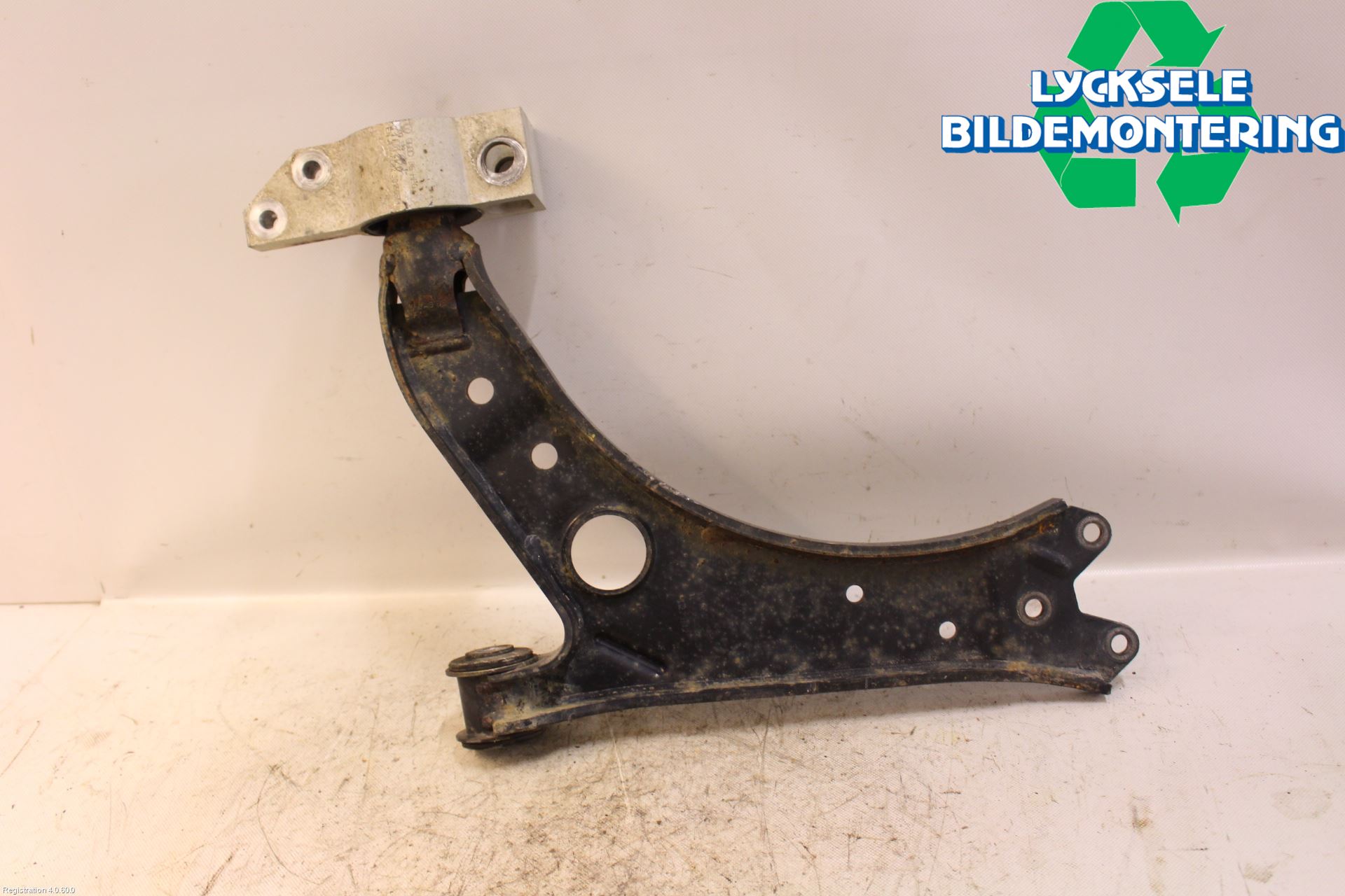 Volkswagen VW GOLF VI 09-13 Bärarm Fram Undre Hö