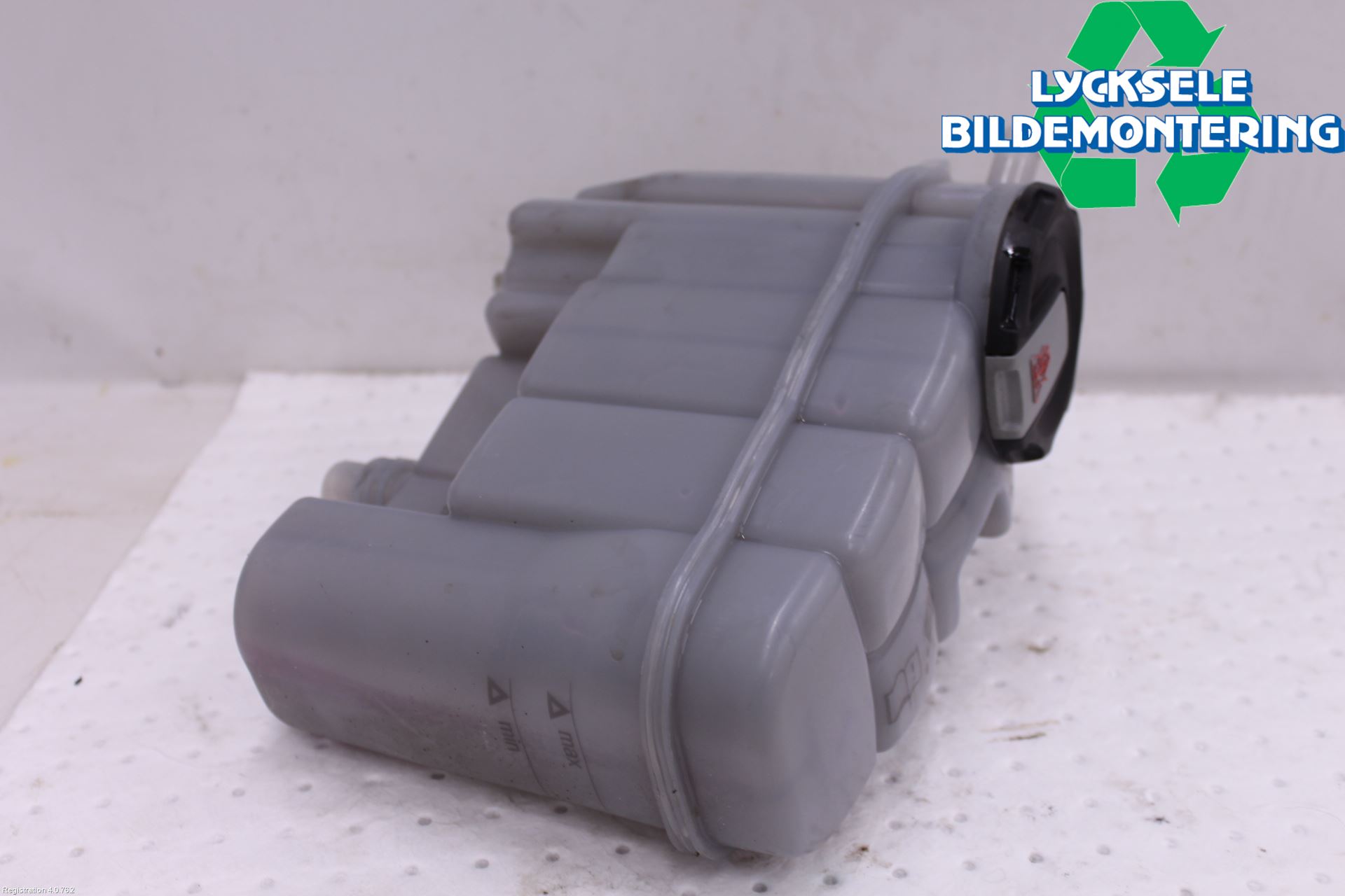 Audi A6 F2/C8 19- Expansionstank