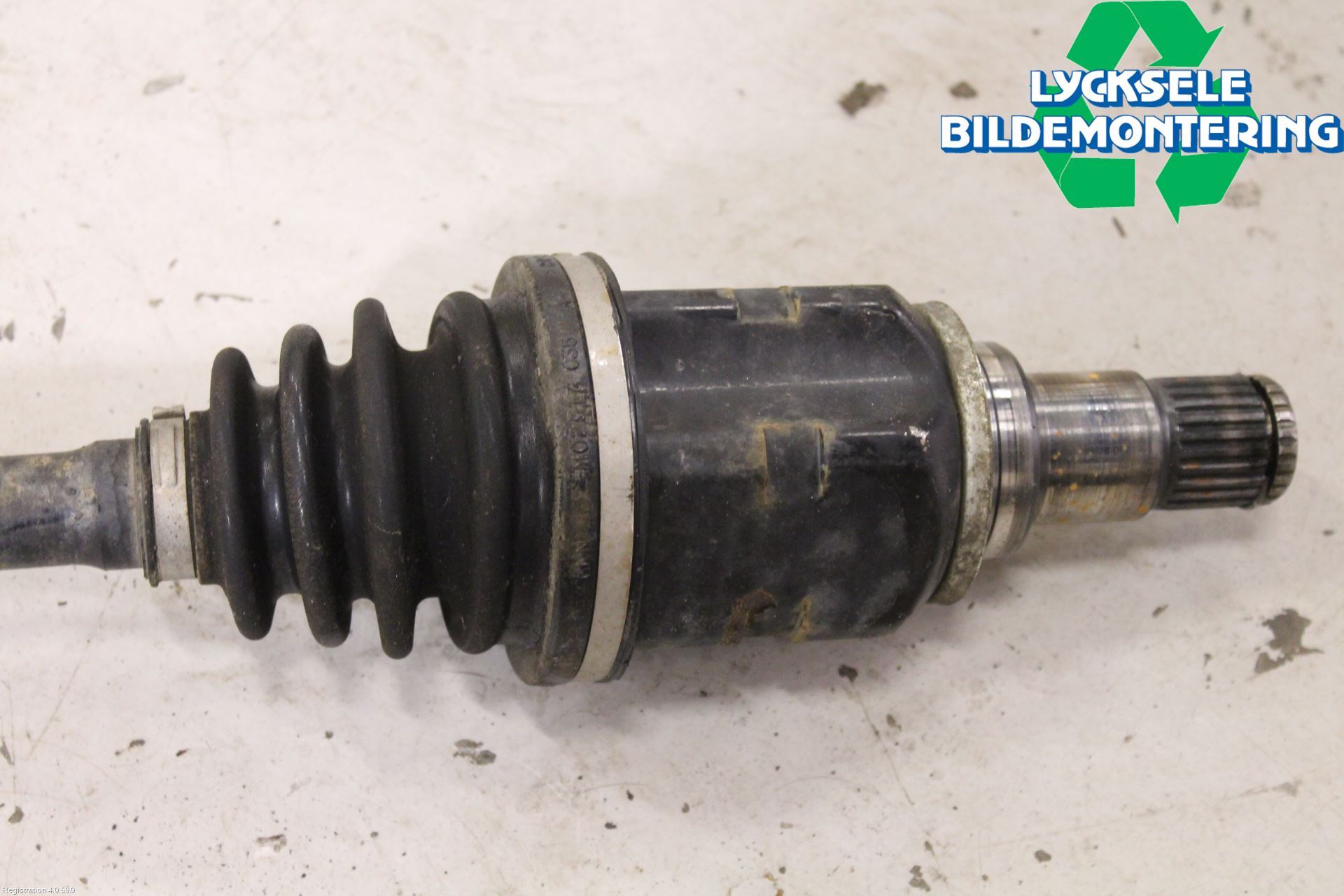Toyota AVENSIS 16-18 Drivaxel Fram Vänster