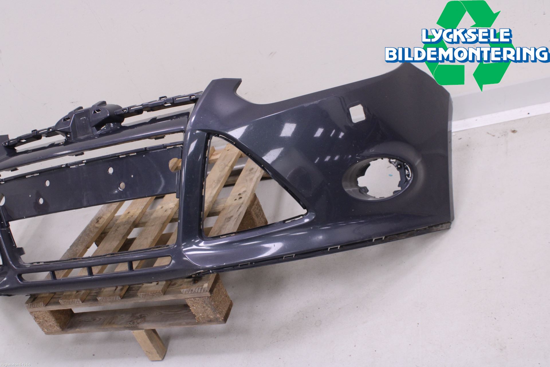 Ford FOCUS 11-14 Stötfångarbeklädnad Fram