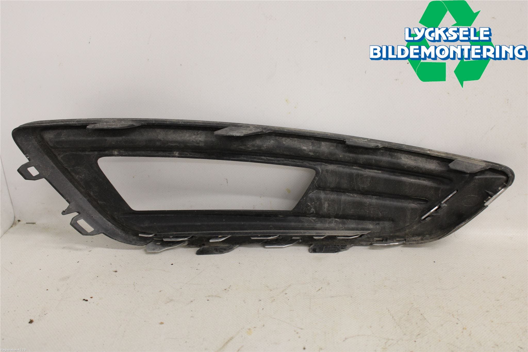 Ford FOCUS 15-18 Dimljussarg Fram