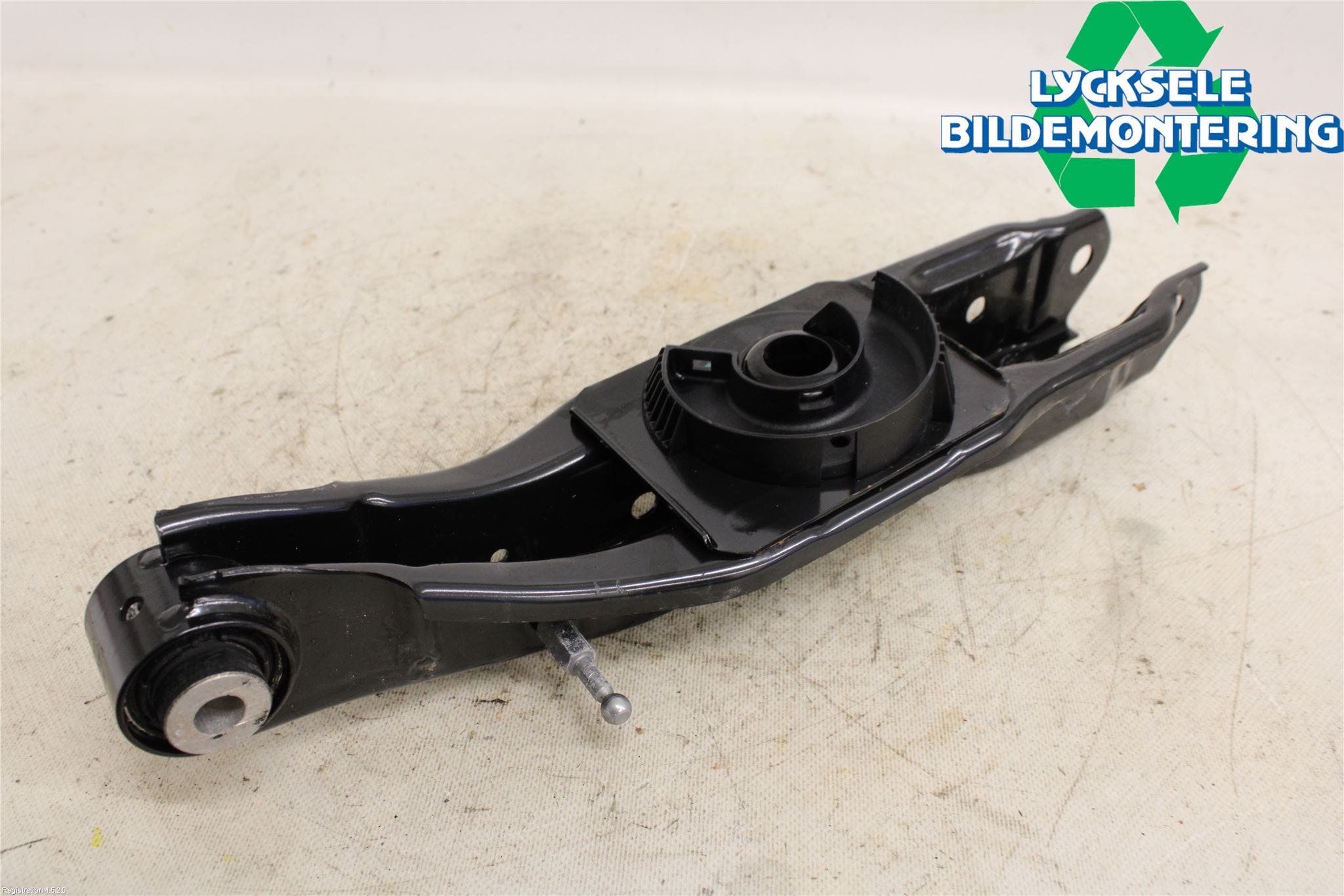 Skoda ENYAQ iV 21- Bärarm Bak Vä-Hö