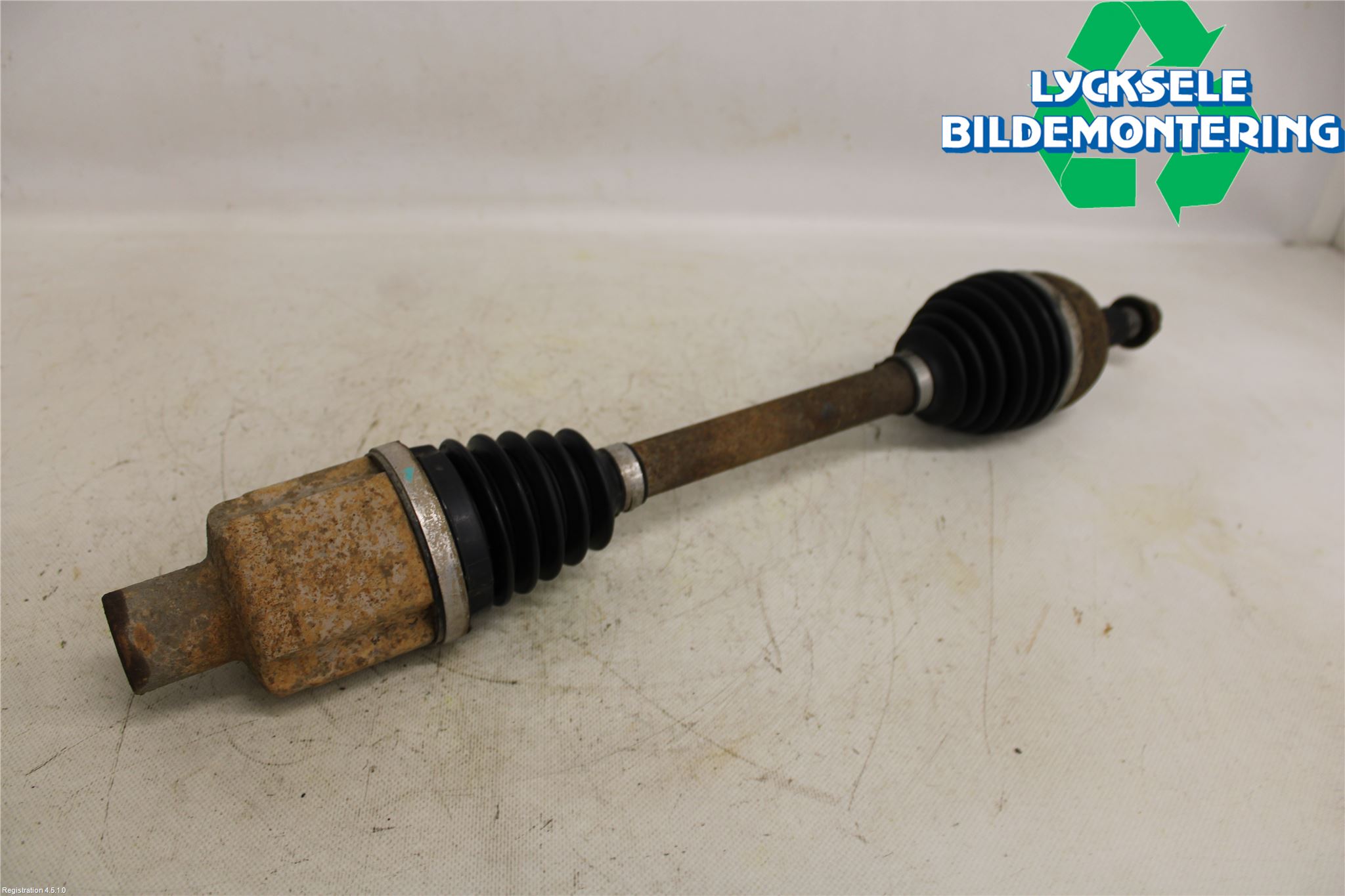 Dacia DUSTER 10-17 Drivaxel Fram Höger