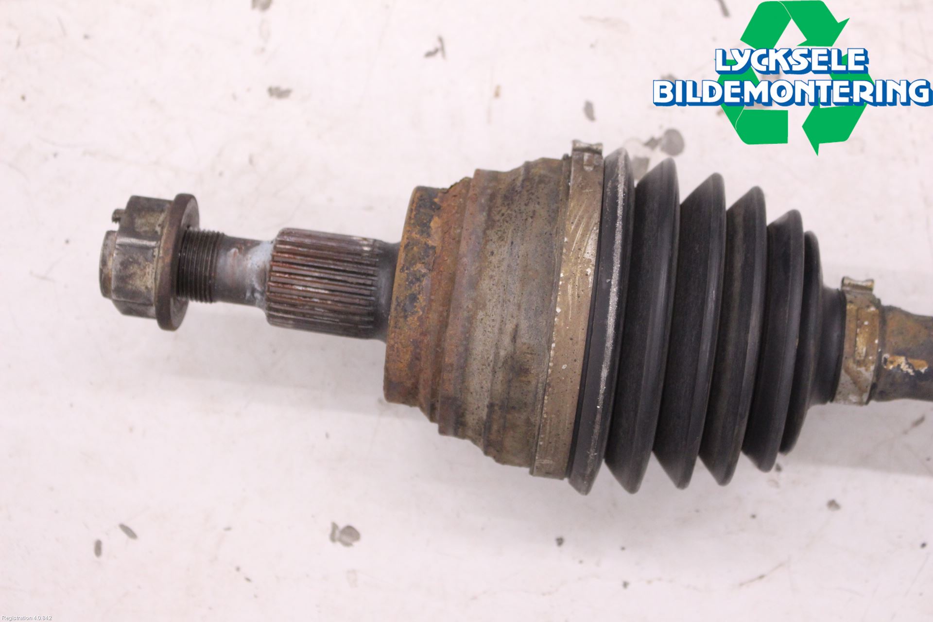 Mercedes-Benz MB ML (W164) 05-11 Drivaxel Fram Höger