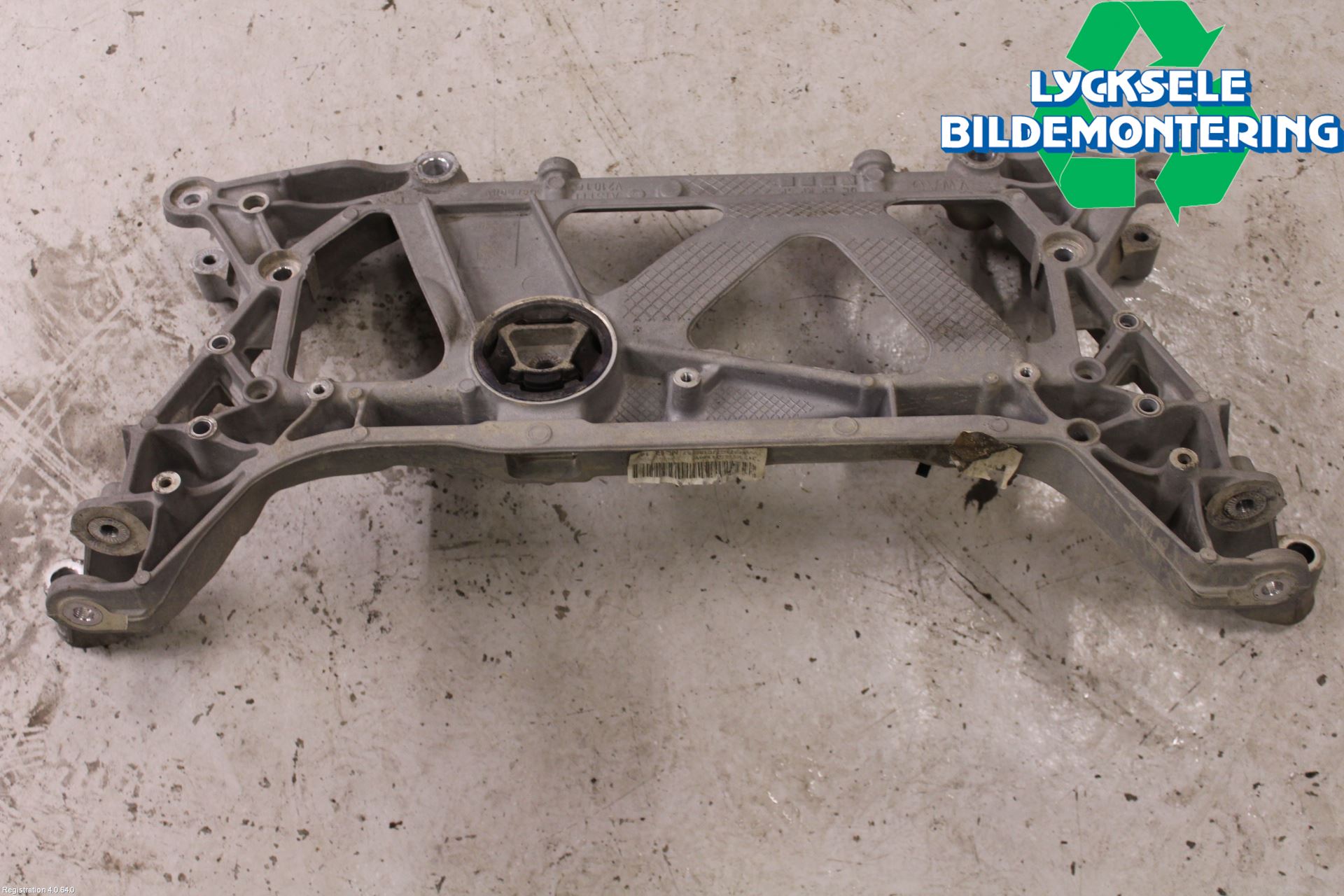 Volkswagen VW PASSAT 15-19 Framvagnsbalk