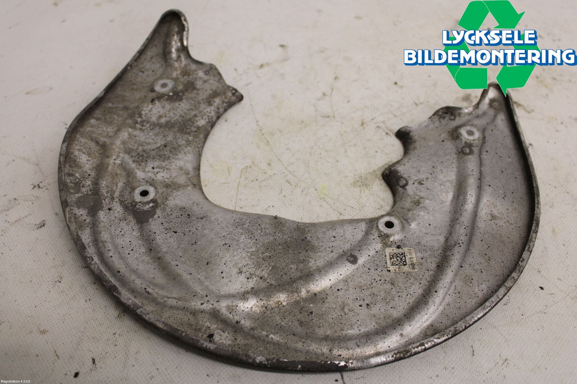 Audi A6 F2/C8 19- Bromssköld Fram