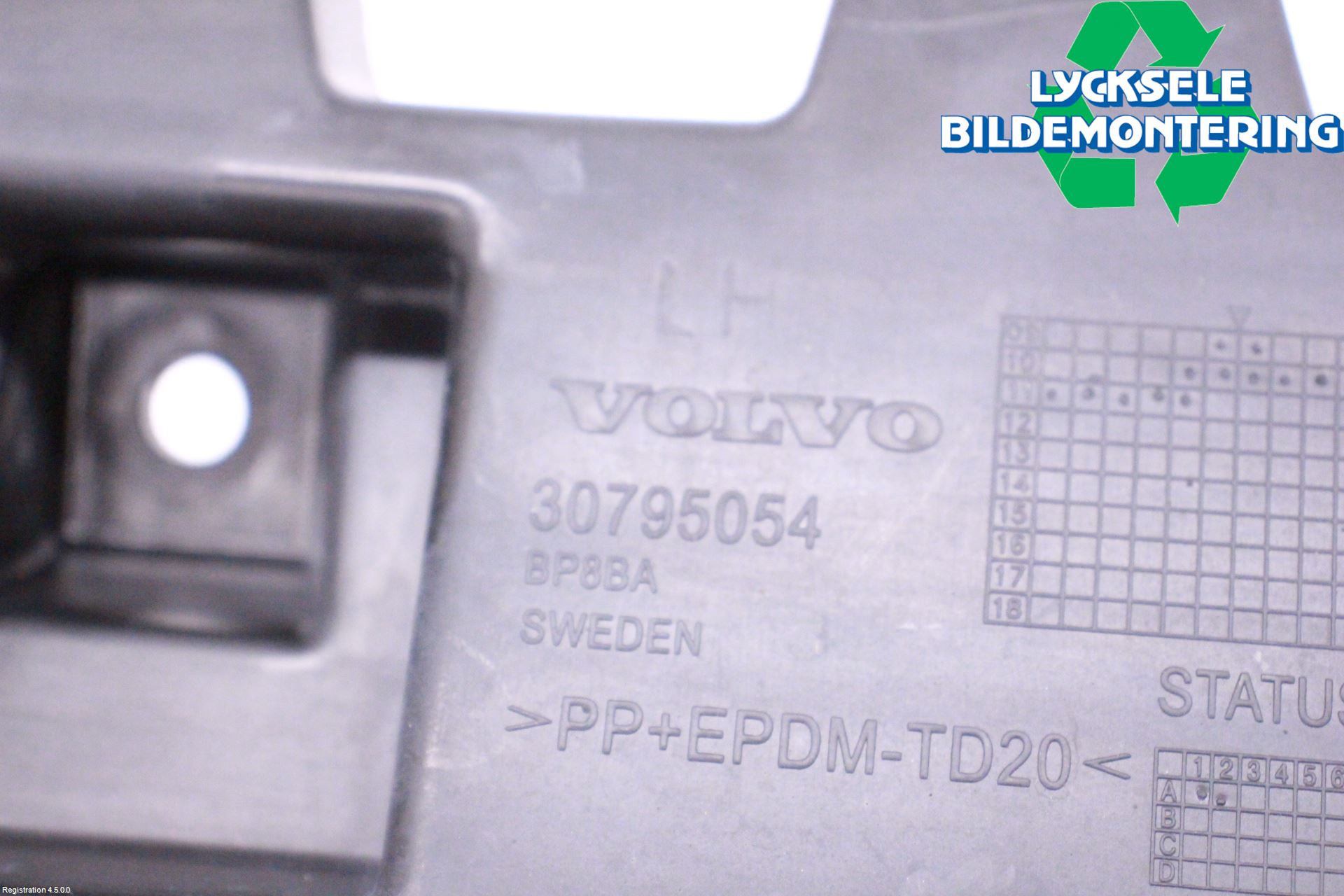 Volvo S60 11-13 Stötfångarfäste Bak Vä