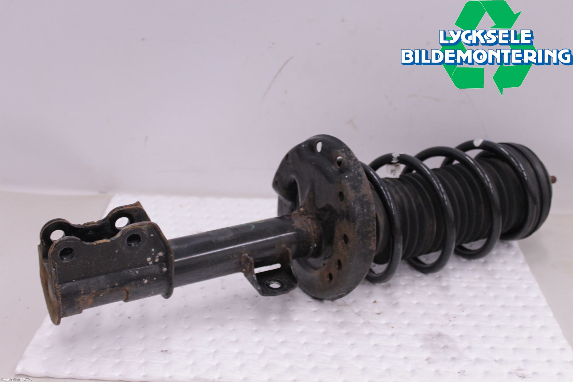 Opel CORSA D 07-14 Fjäderben Fram Vänster