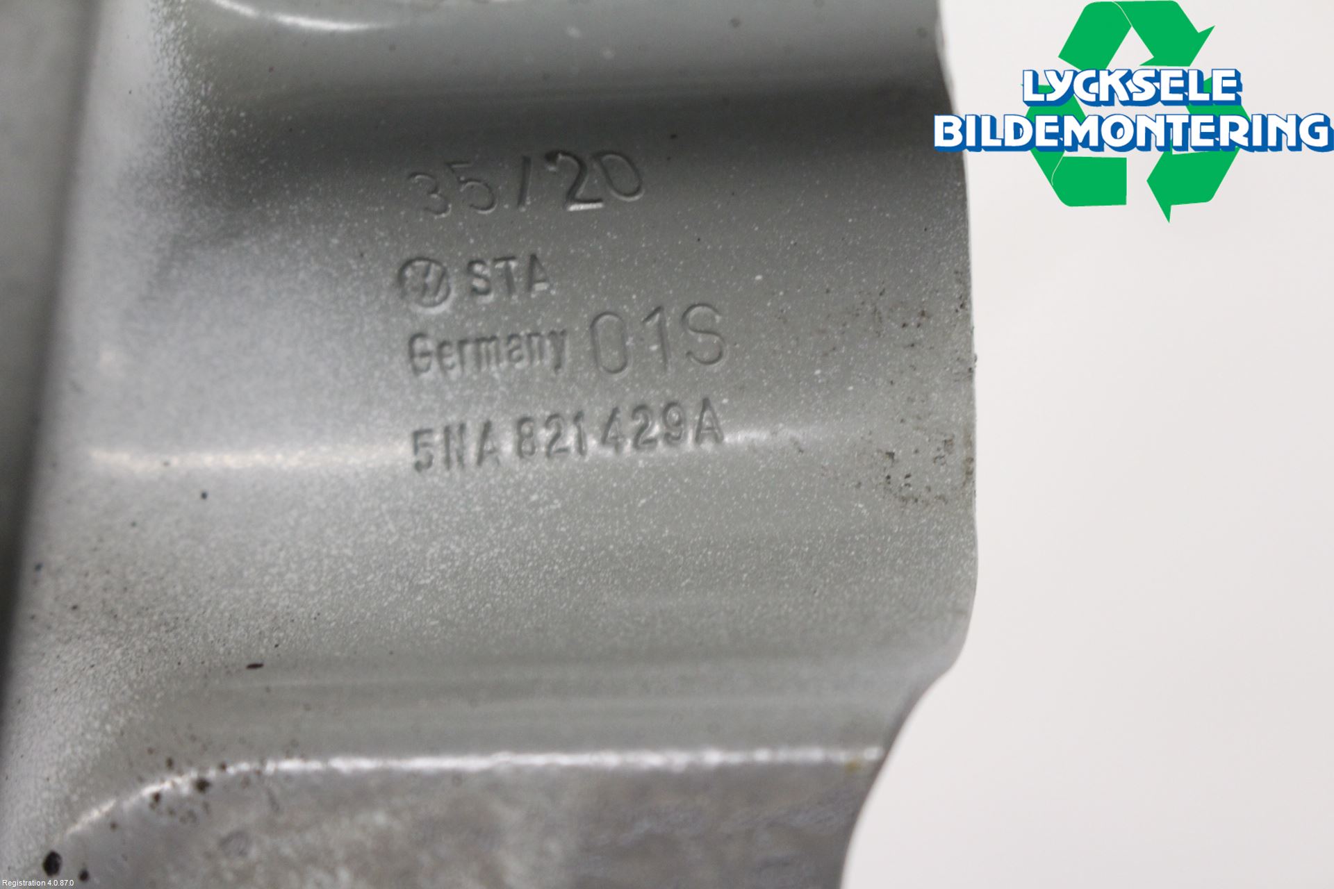 Volkswagen VW TIGUAN 16-24 Skärmfäste Fram Vä