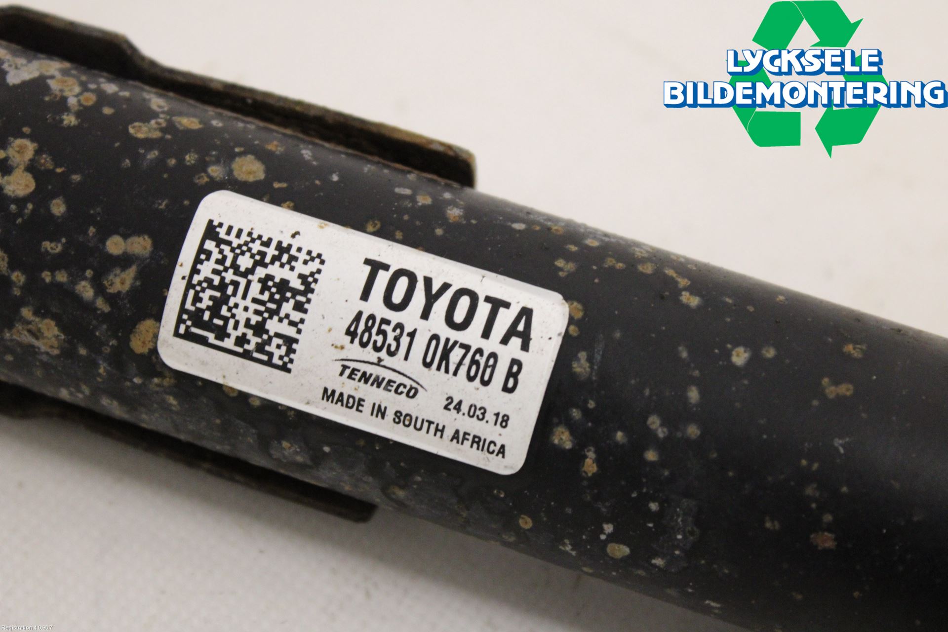 Toyota HILUX 16- Stötdämpare Bak