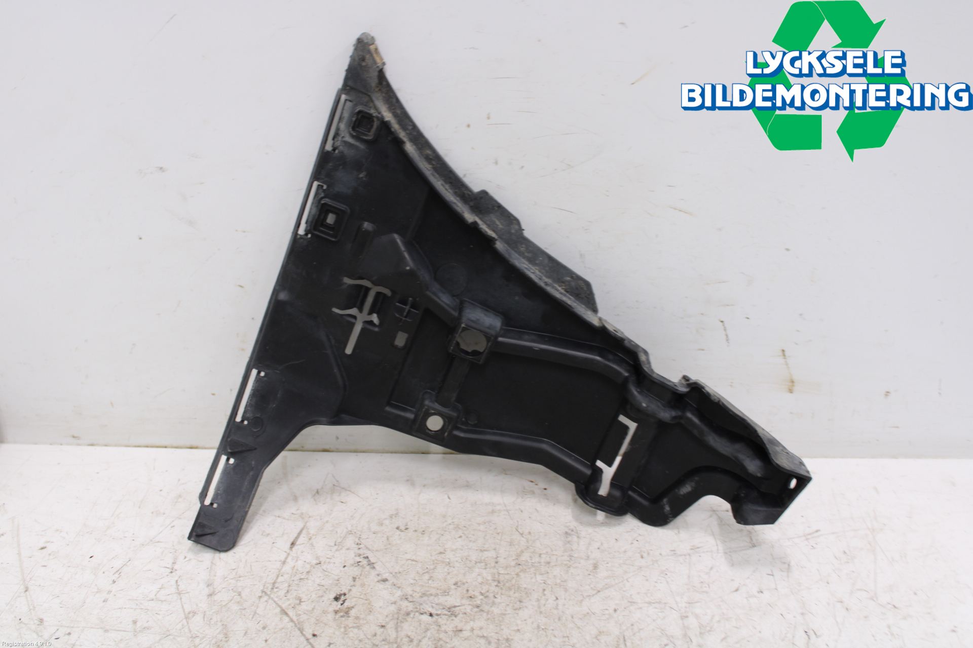 Volvo V70 05-08 Stötfångarfäste Fram Hö