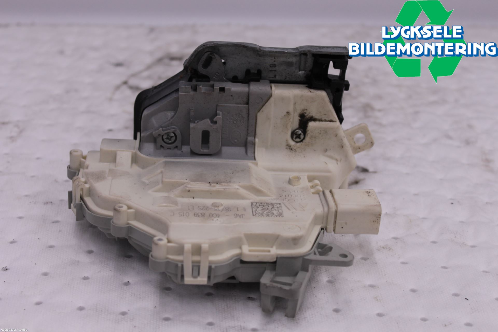 Audi A6 ALLROAD 12-18 Låskista-Dörrlås